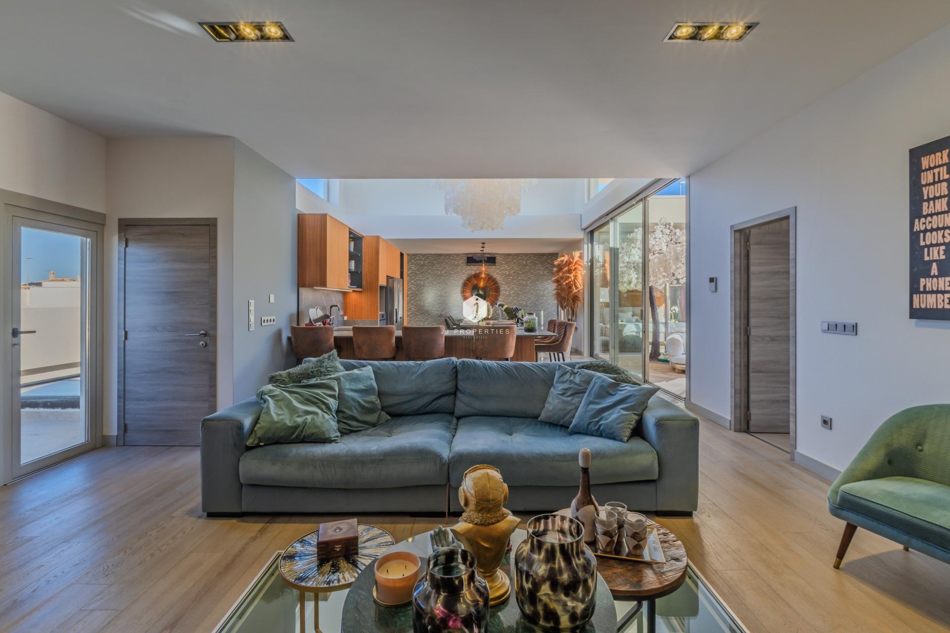 Aus zweiter Hand - Villa -
Benijofar - Residencial Benimar