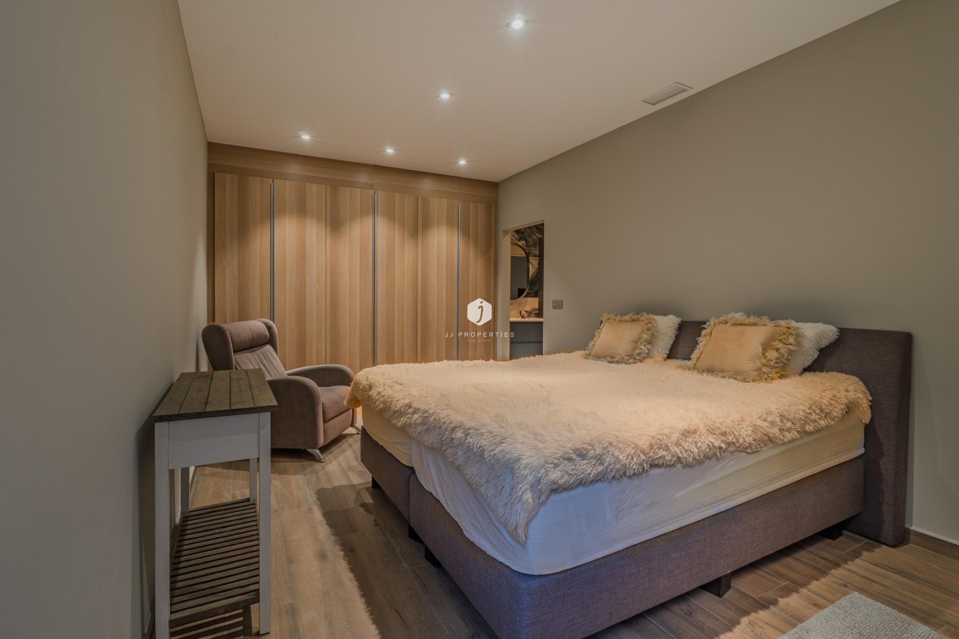 Aus zweiter Hand - Villa -
Benijofar - Residencial Benimar
