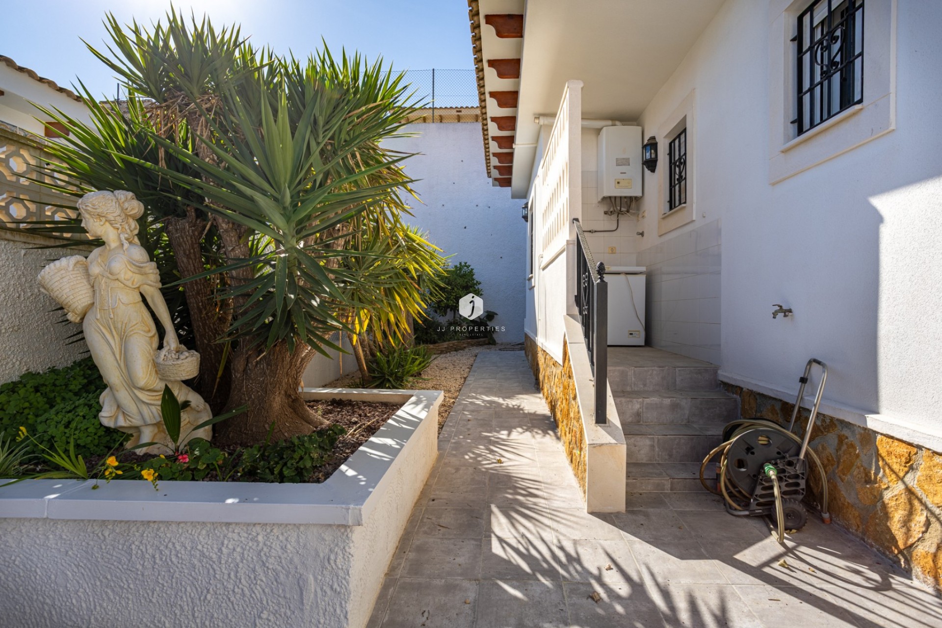 Aus zweiter Hand - Villa -
Bigastro - Inland