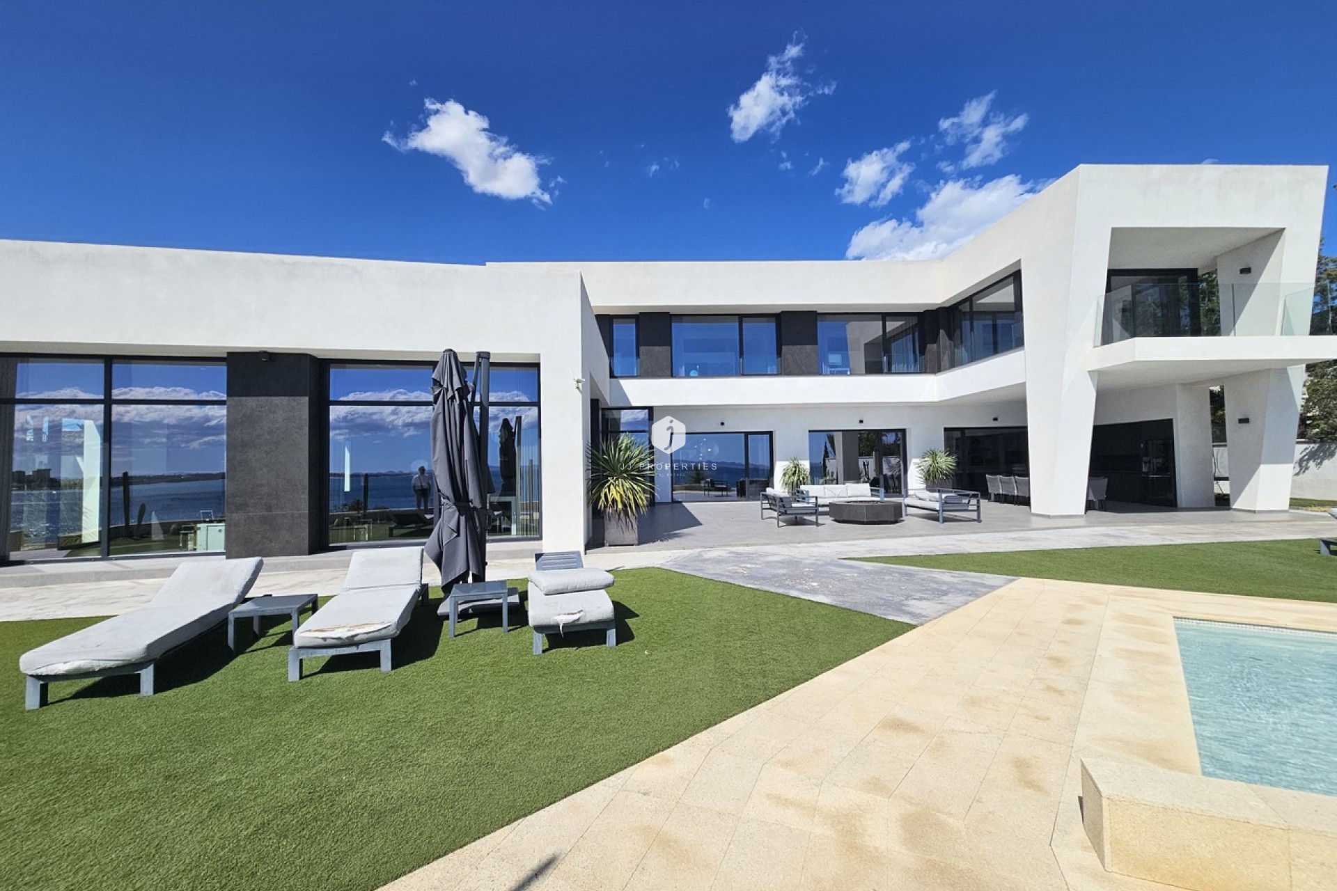 Aus zweiter Hand - Villa -
Cabo Roig - Costa Blanca