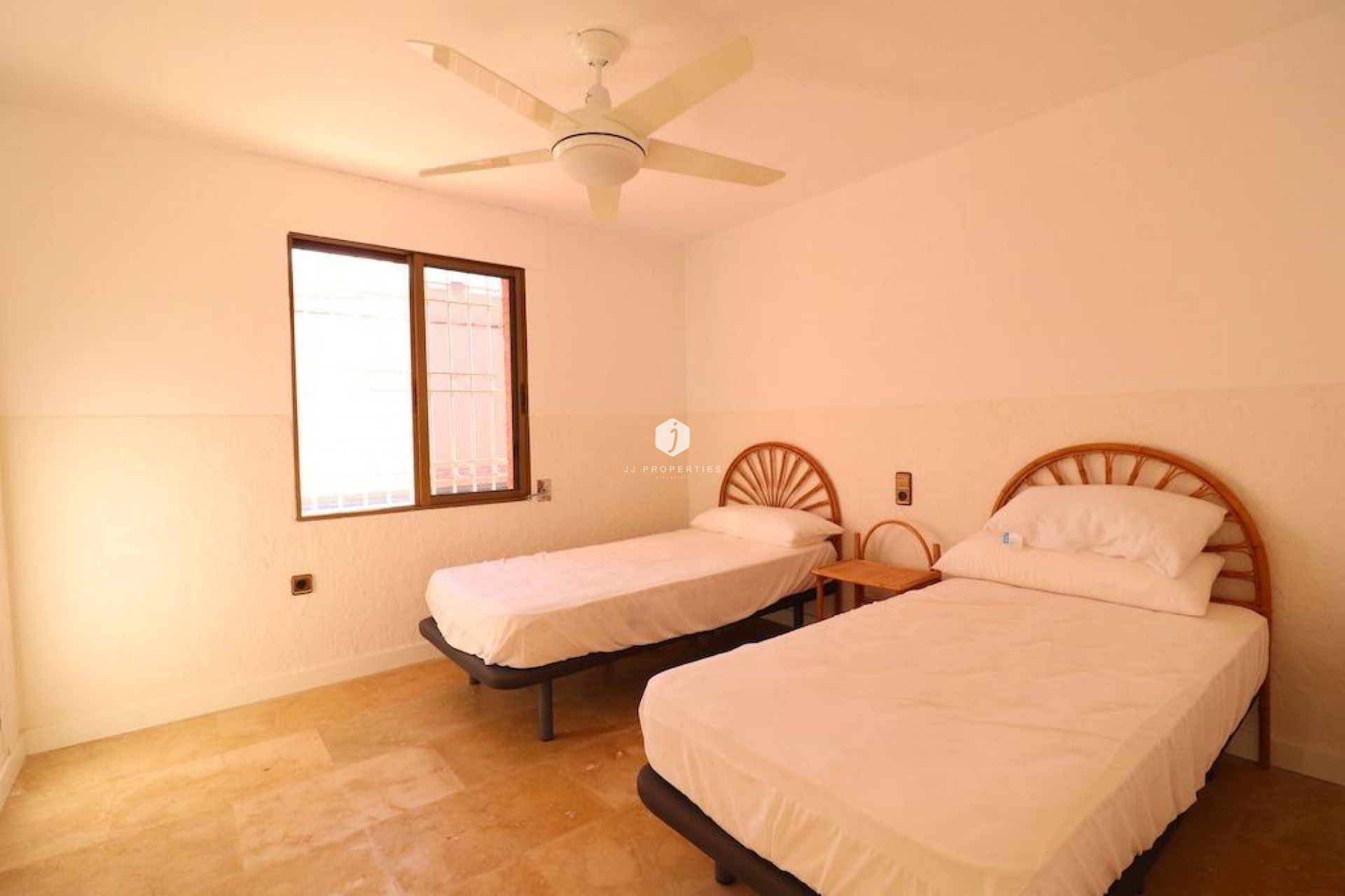 Aus zweiter Hand - Villa -
Cabo Roig - Costa Blanca