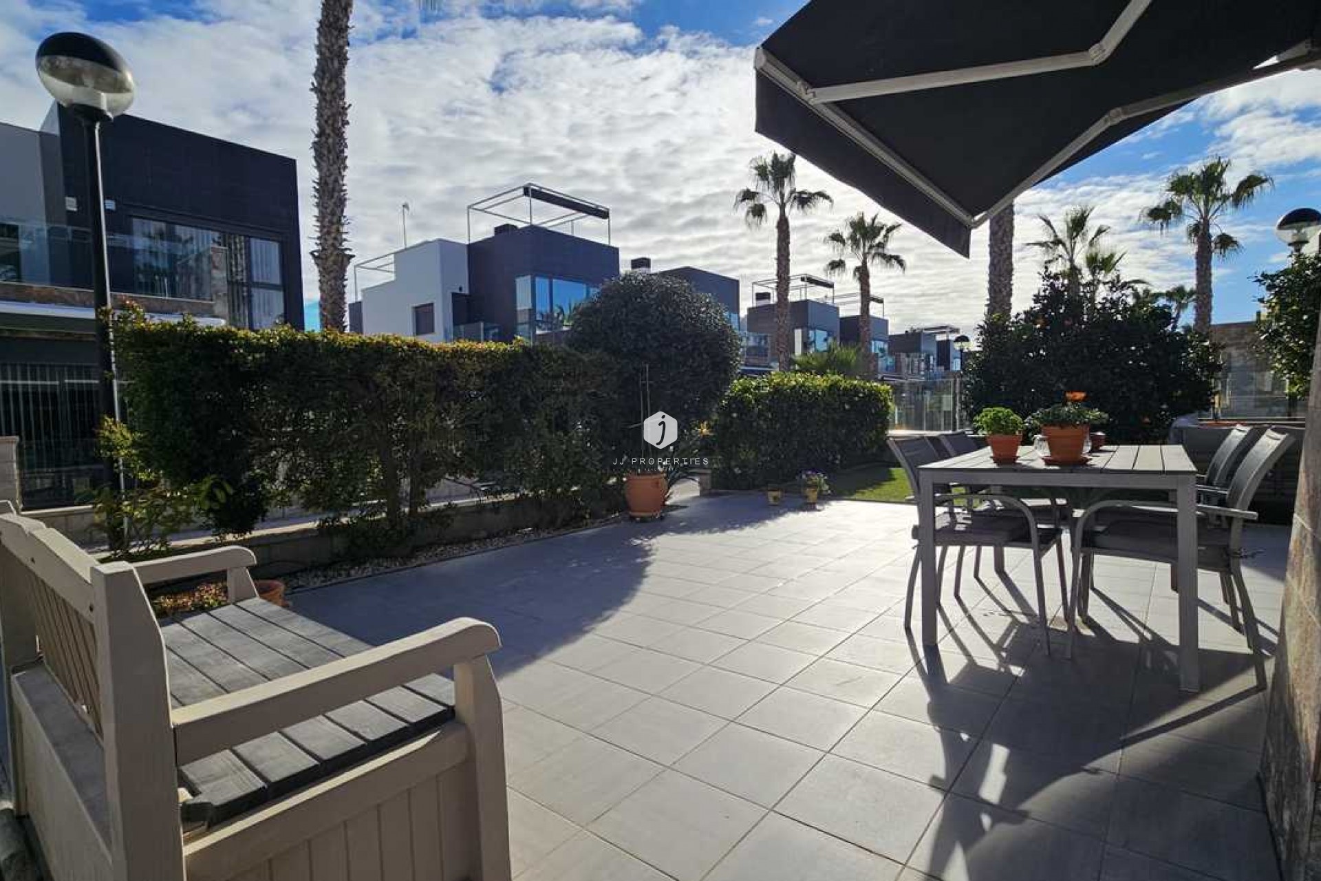 Aus zweiter Hand - Villa -
Cabo Roig - Costa Blanca