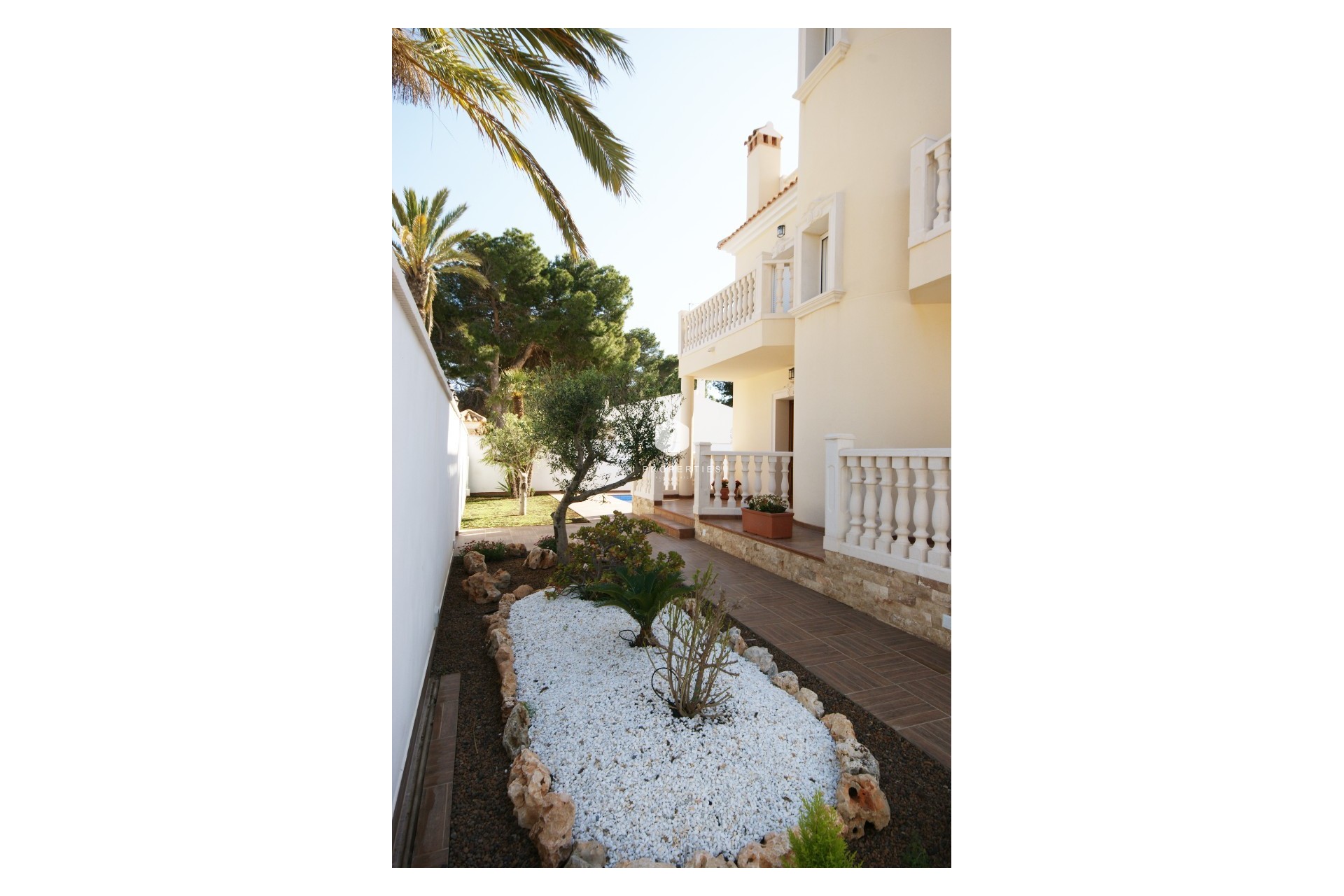 Aus zweiter Hand - Villa -
Cabo Roig - Costa Blanca