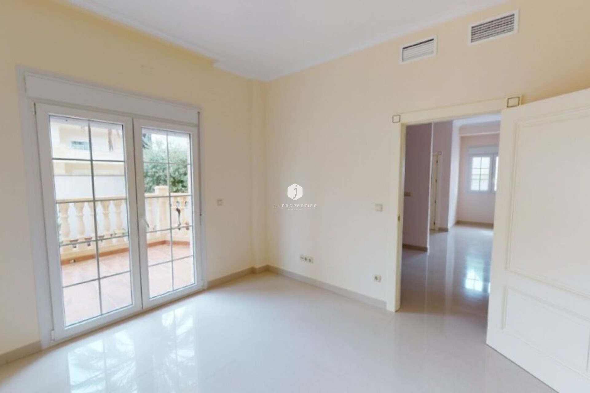 Aus zweiter Hand - Villa -
Cabo Roig - Costa Blanca