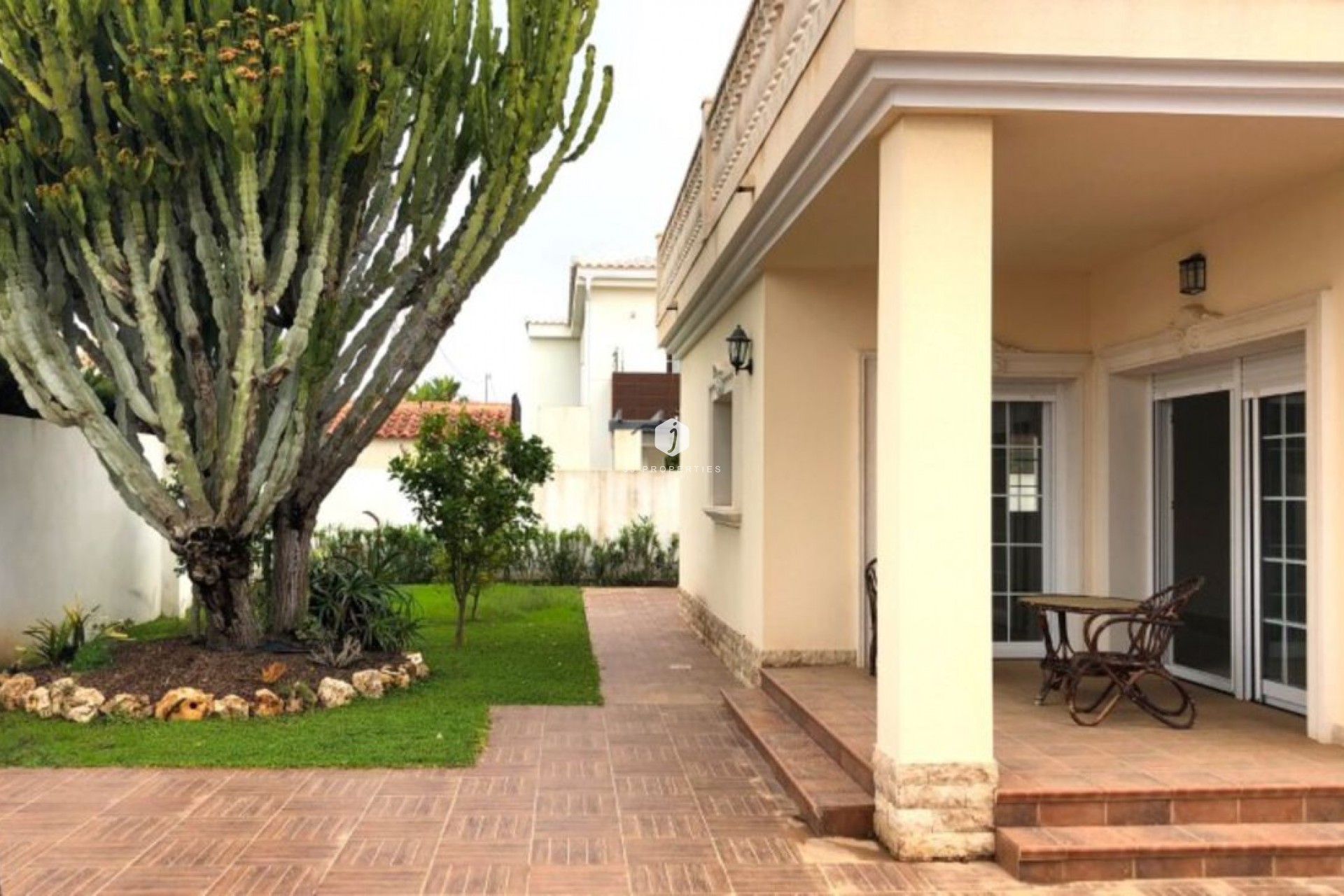 Aus zweiter Hand - Villa -
Cabo Roig - Costa Blanca