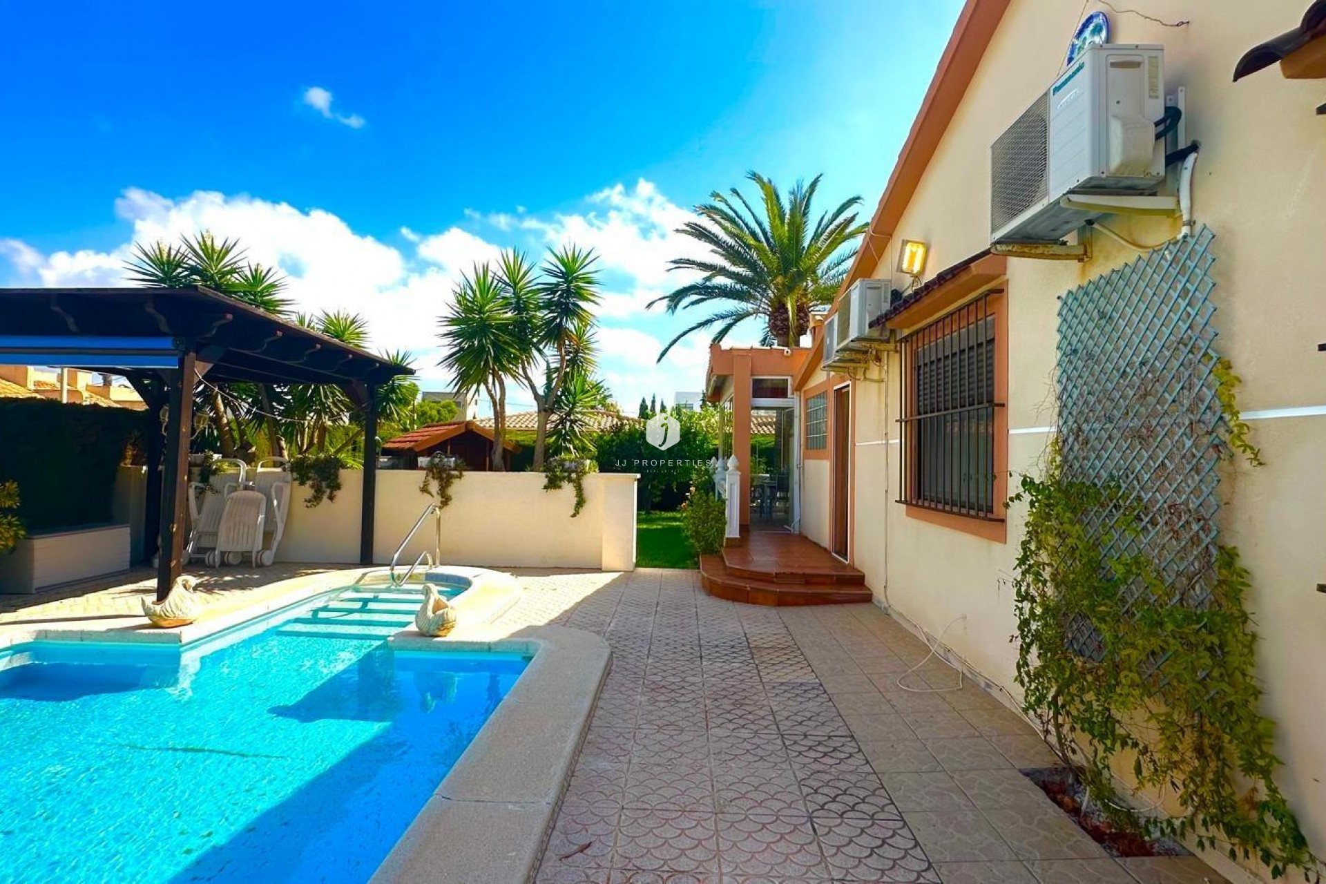 Aus zweiter Hand - Villa -
Cabo Roig - Costa Blanca