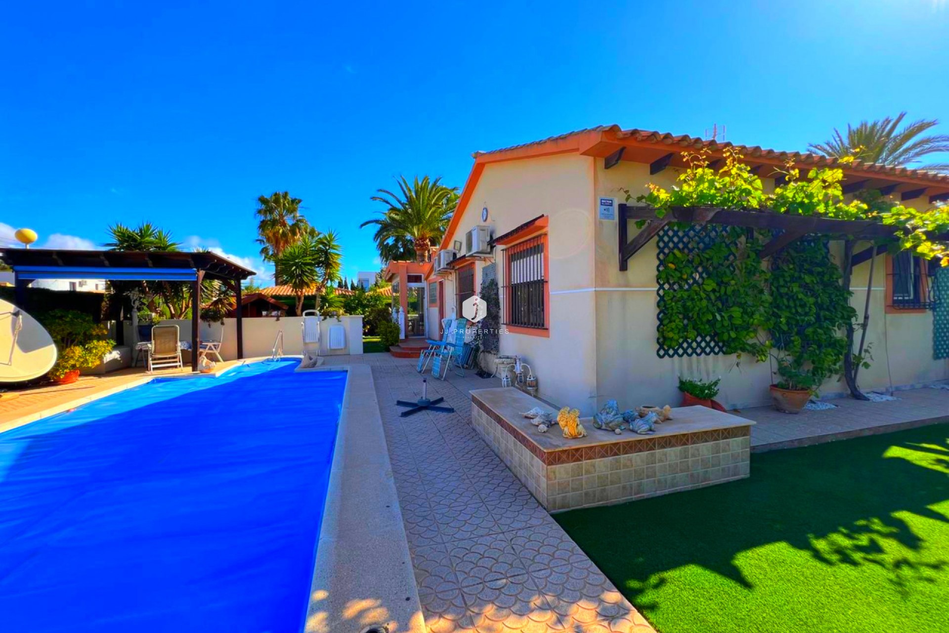 Aus zweiter Hand - Villa -
Cabo Roig - Costa Blanca