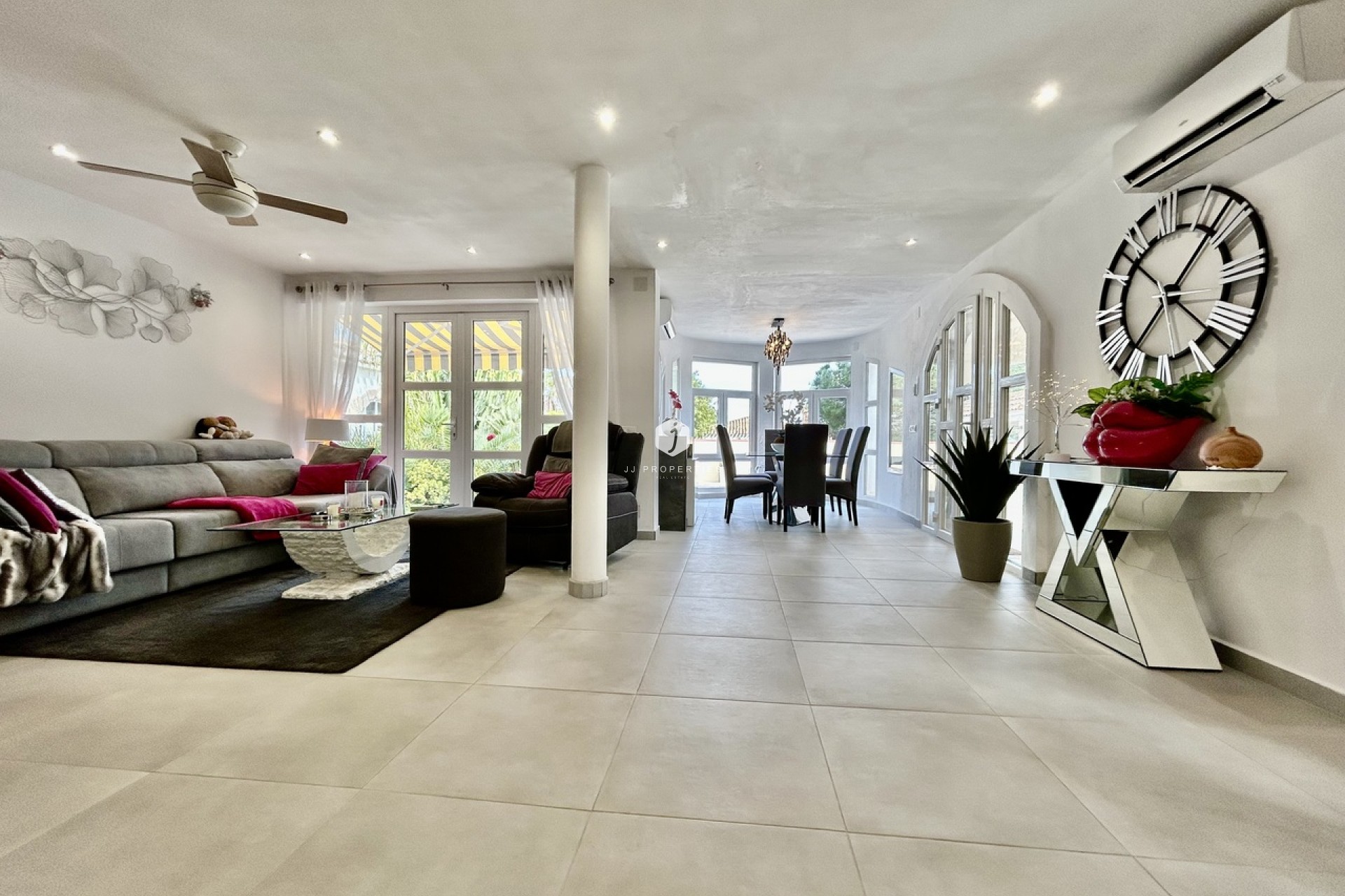 Aus zweiter Hand - Villa -
Cabo Roig - Costa Blanca