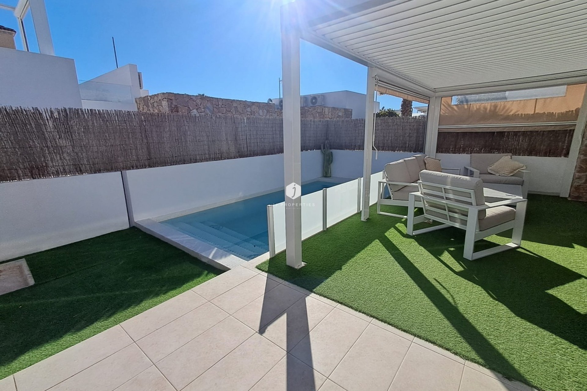 Aus zweiter Hand - Villa -
Cabo Roig - Costa Blanca