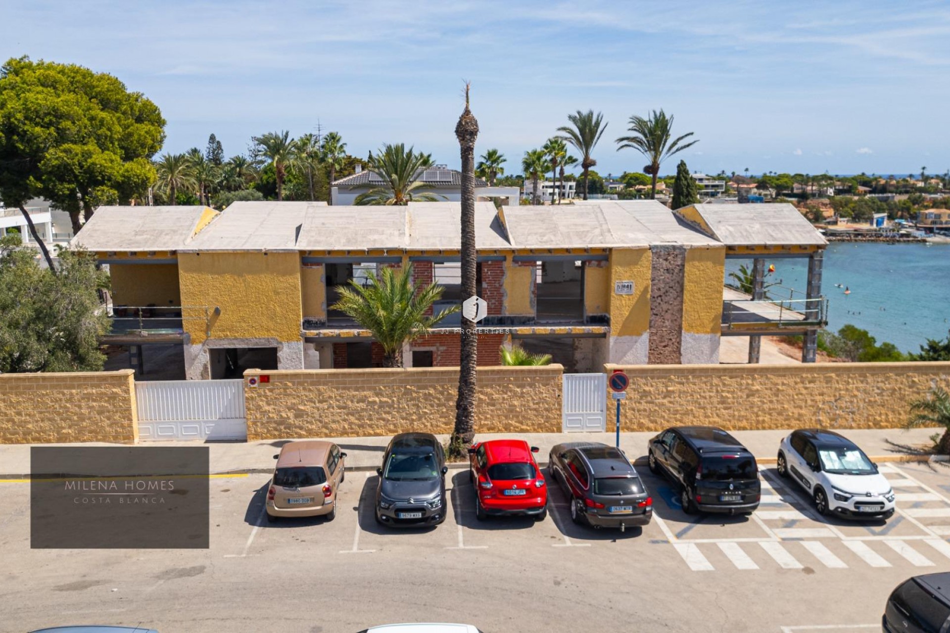 Aus zweiter Hand - Villa -
Cabo Roig