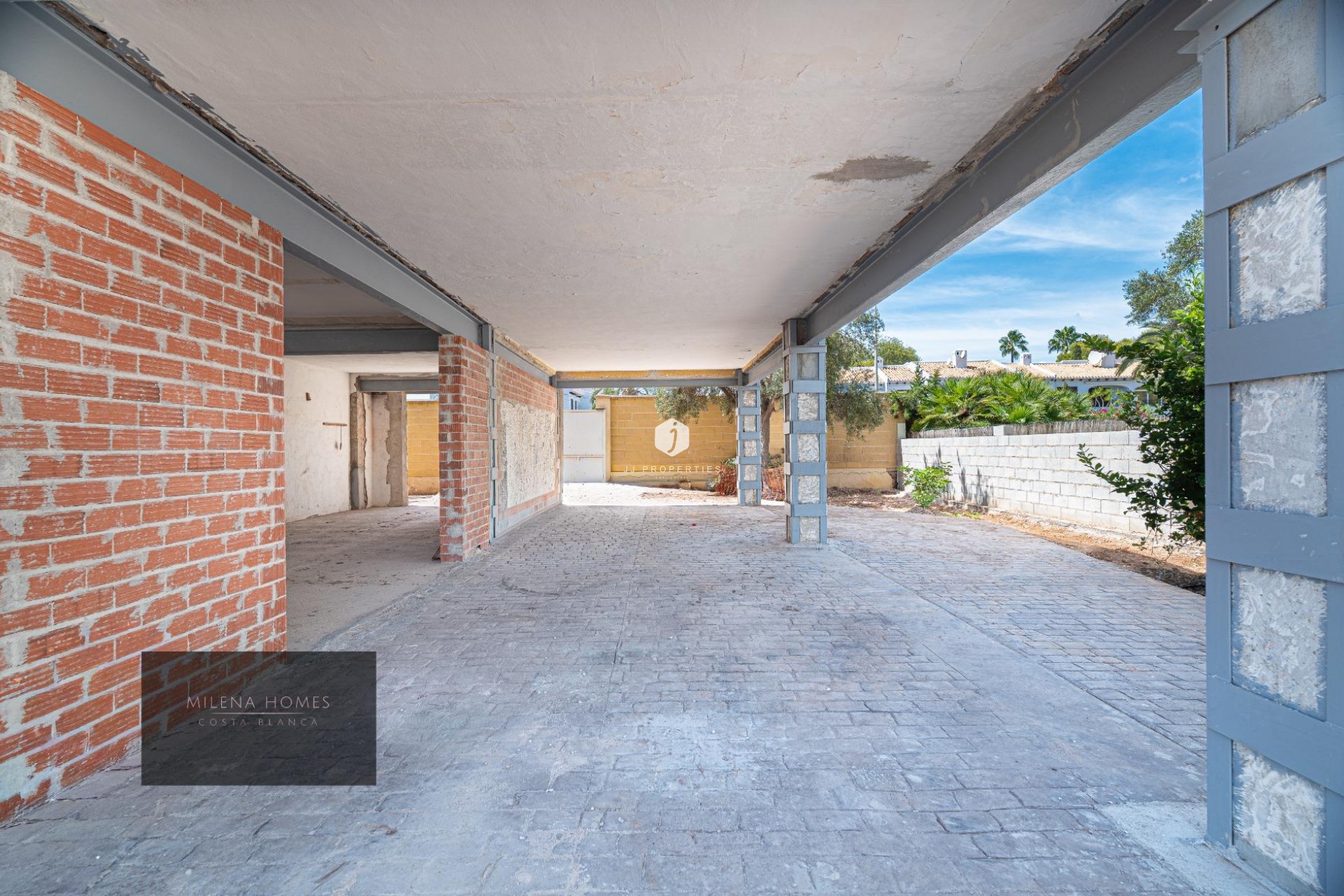 Aus zweiter Hand - Villa -
Cabo Roig