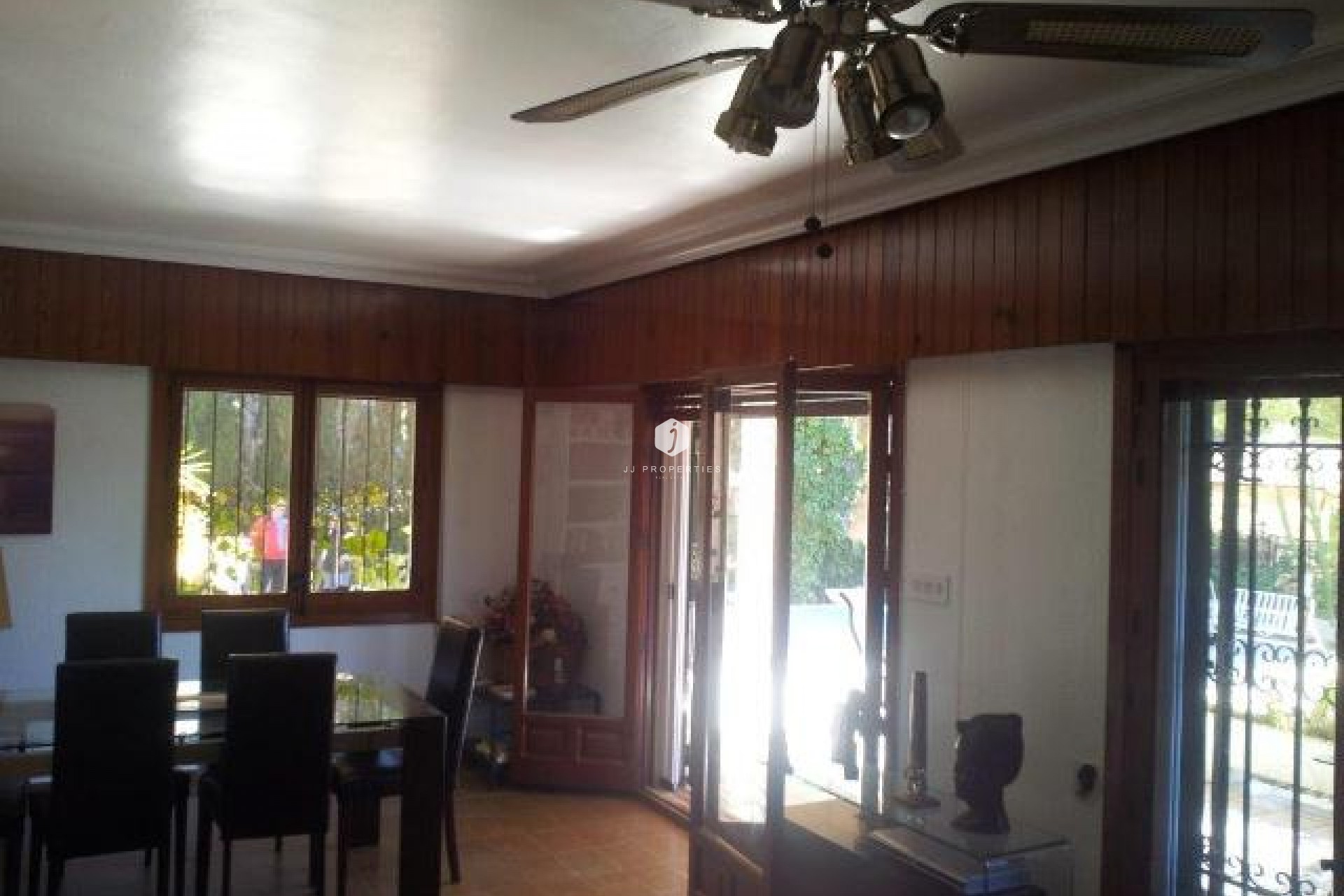 Aus zweiter Hand - Villa -
Campoamor - Costa Blanca