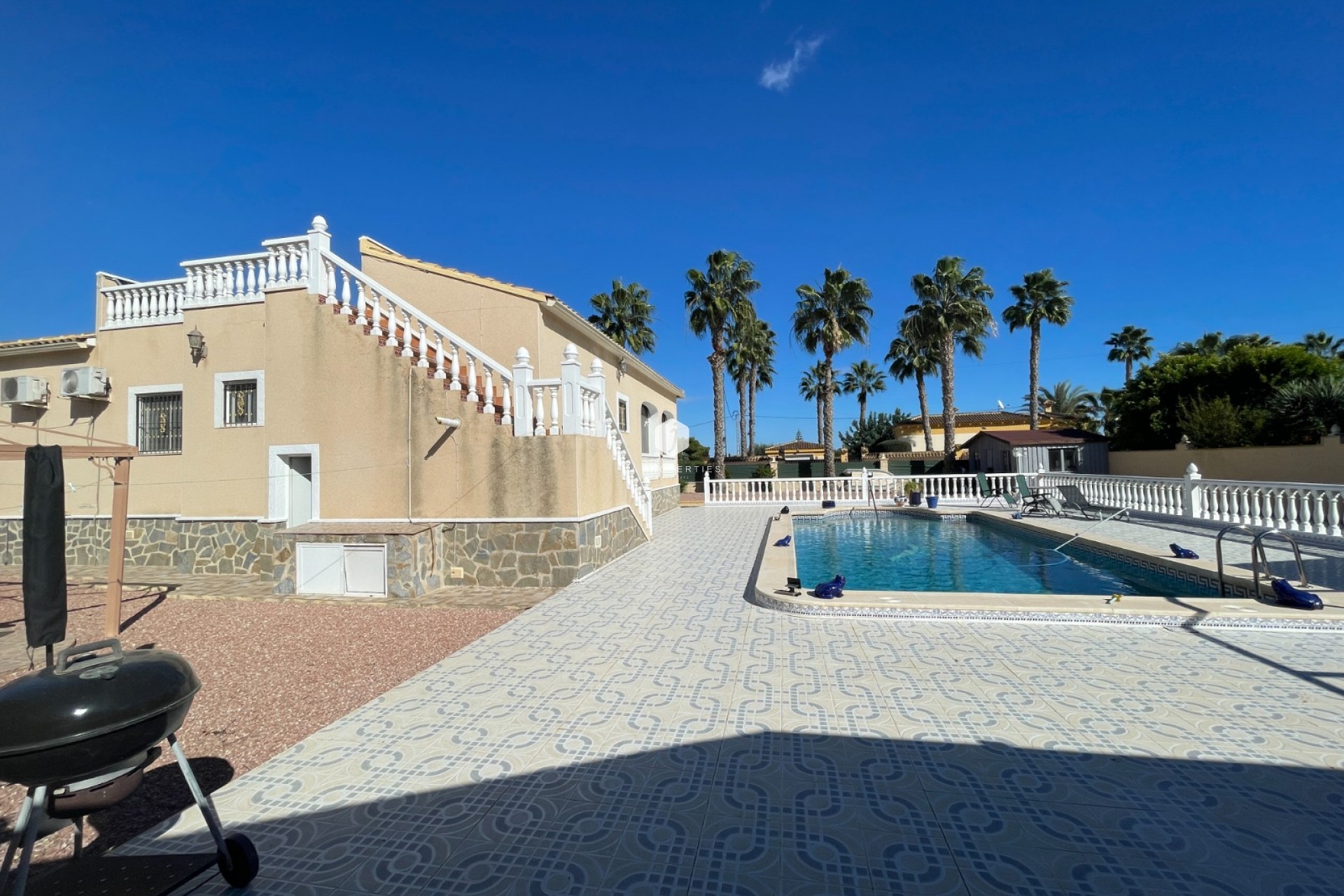 Aus zweiter Hand - Villa -
Catral - Costa Blanca