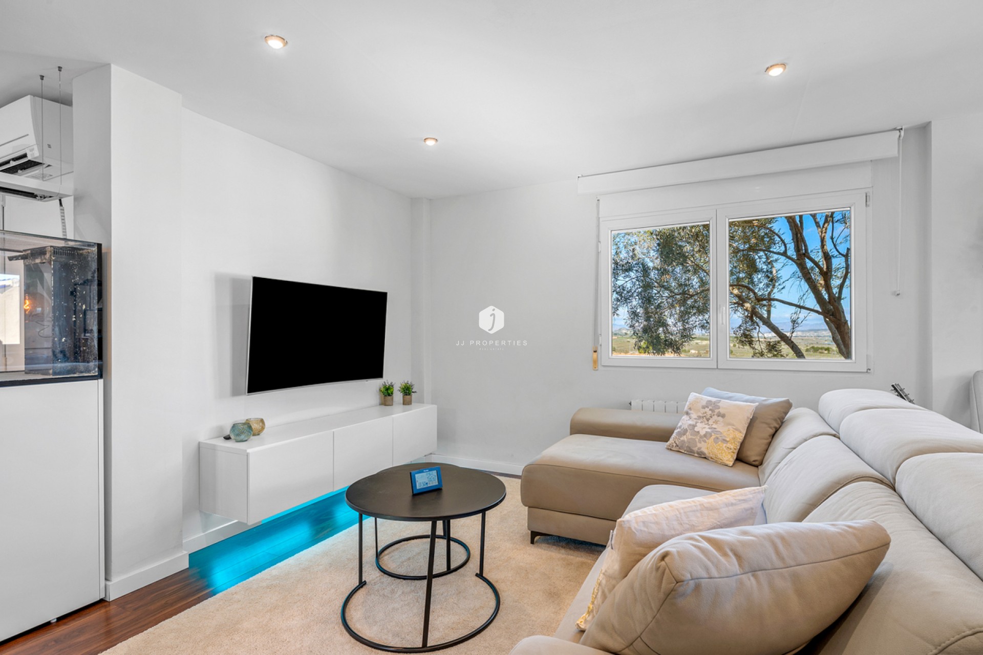 Aus zweiter Hand - Villa -
Ciudad De Las Comunicaciones - Costa Blanca