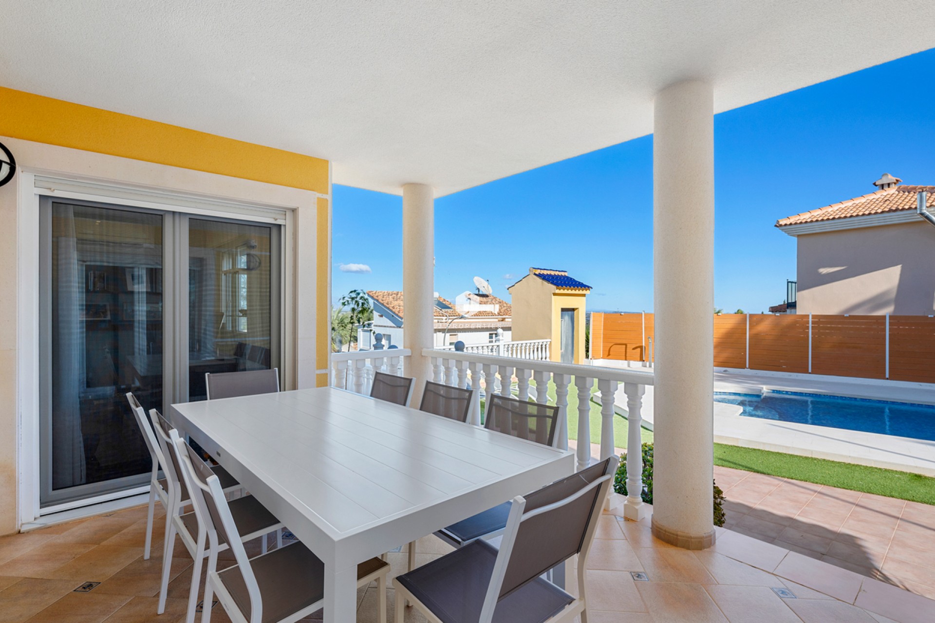 Aus zweiter Hand - Villa -
Ciudad De Las Comunicaciones - Costa Blanca