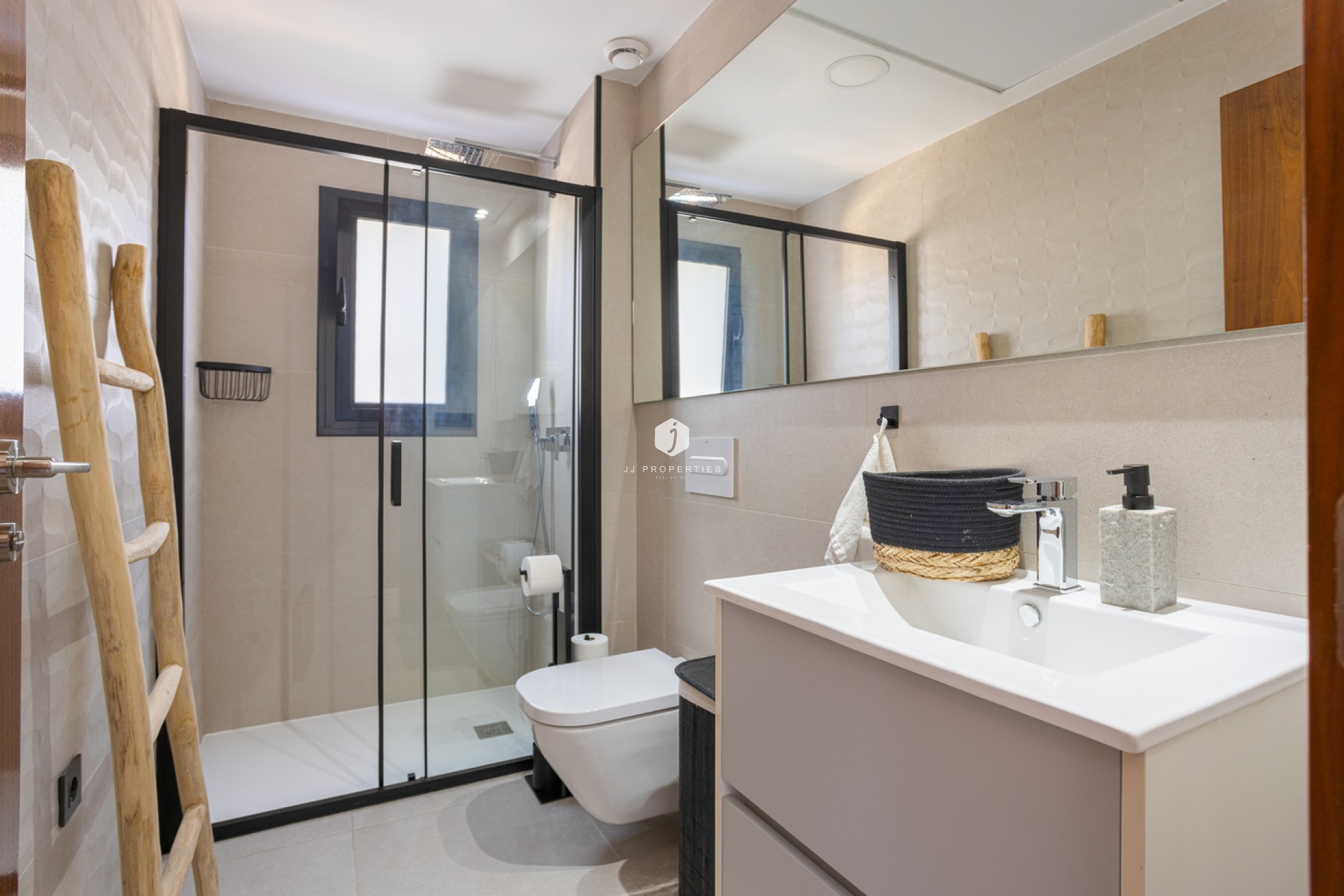 Aus zweiter Hand - Villa -
Ciudad Quesada - center