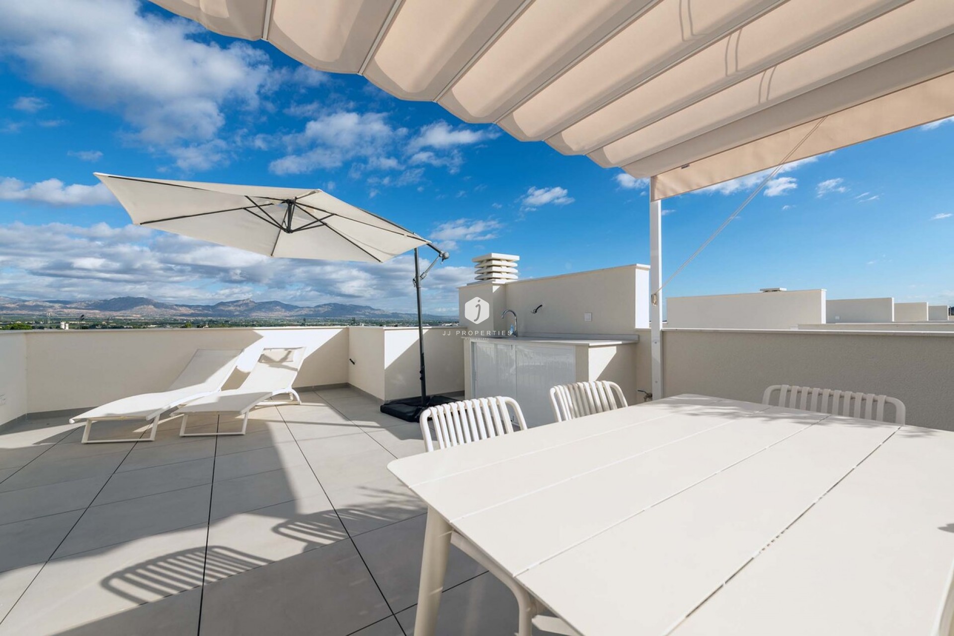 Aus zweiter Hand - Villa -
Cox - Costa Blanca