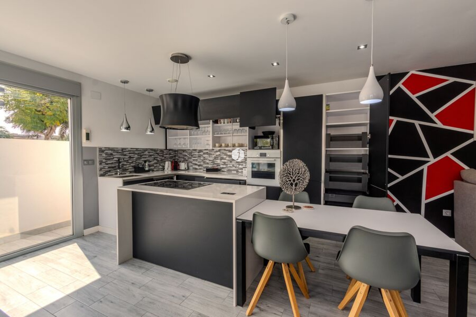 Aus zweiter Hand - Villa -
Daya Vieja - Costa Blanca