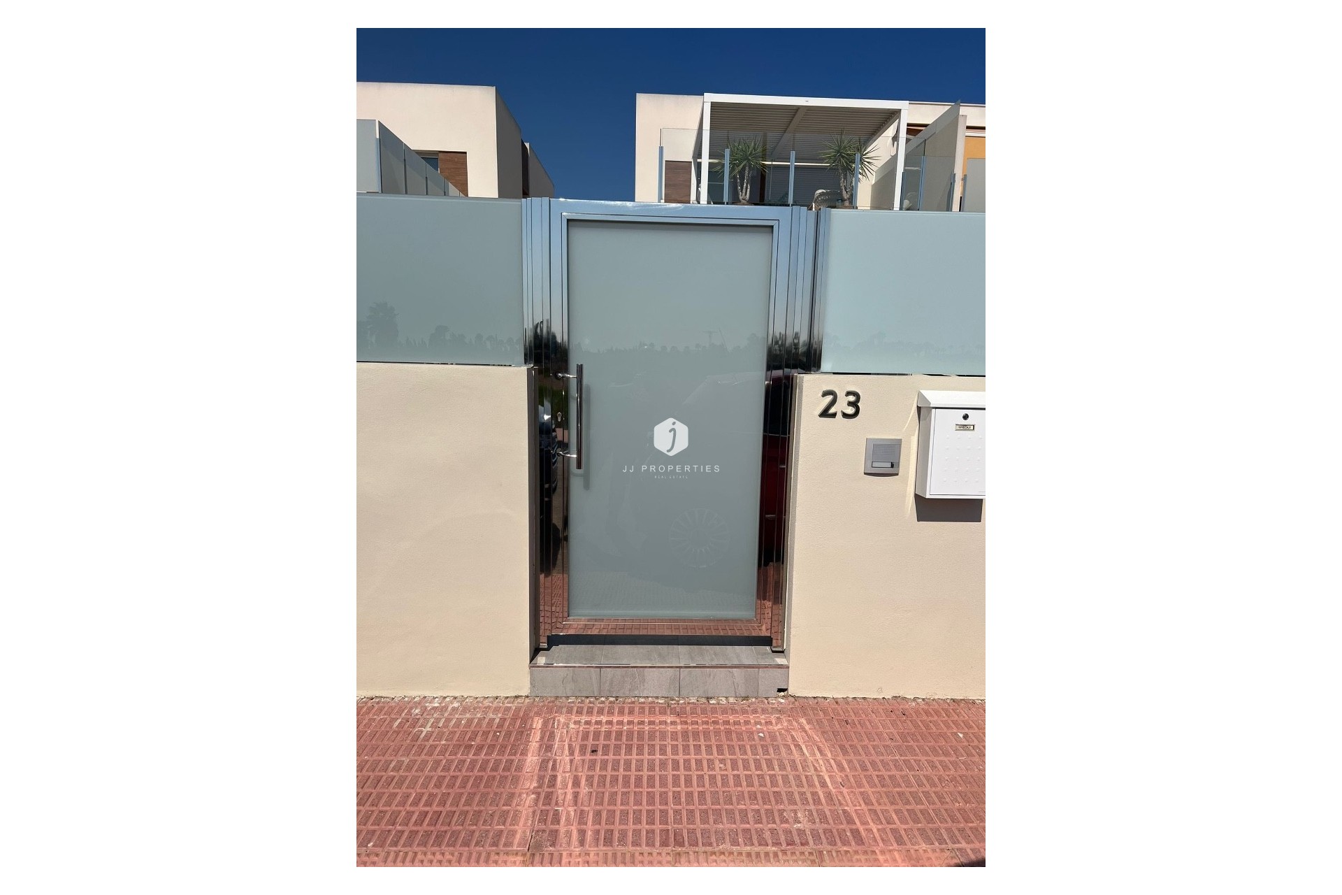 Aus zweiter Hand - Villa -
Daya Vieja - Costa Blanca