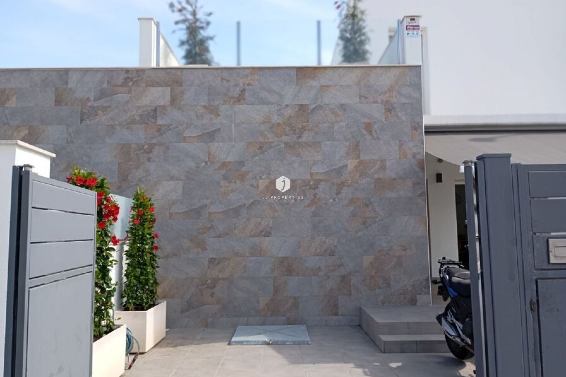 Aus zweiter Hand - Villa -
Daya Vieja - Costa Blanca