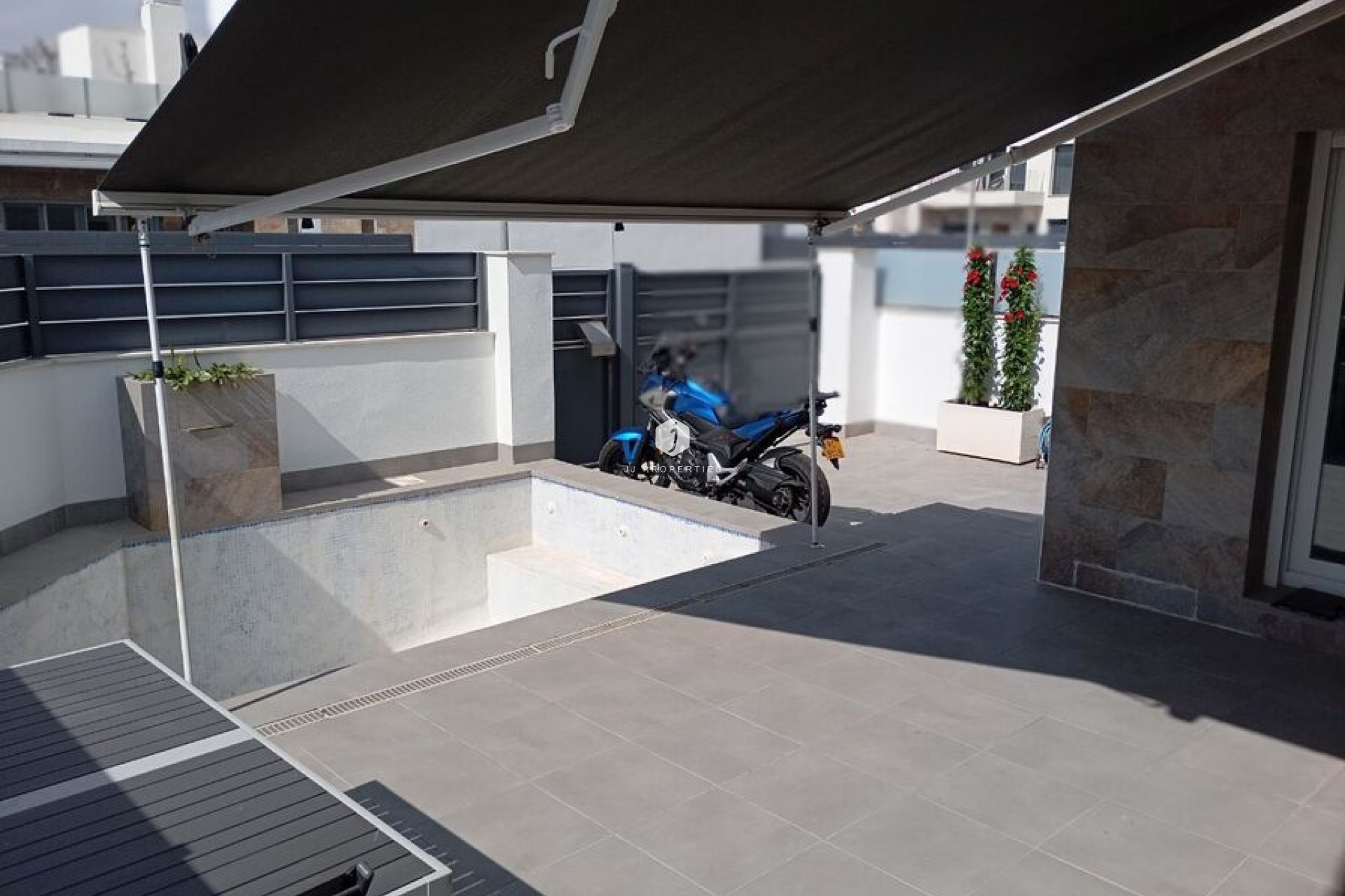 Aus zweiter Hand - Villa -
Daya Vieja - Costa Blanca