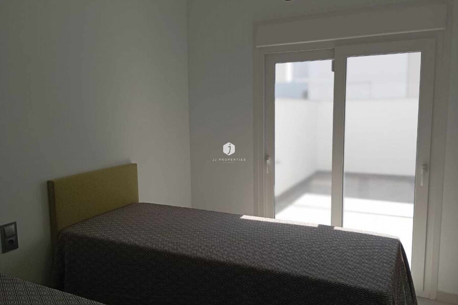 Aus zweiter Hand - Villa -
Daya Vieja - Costa Blanca