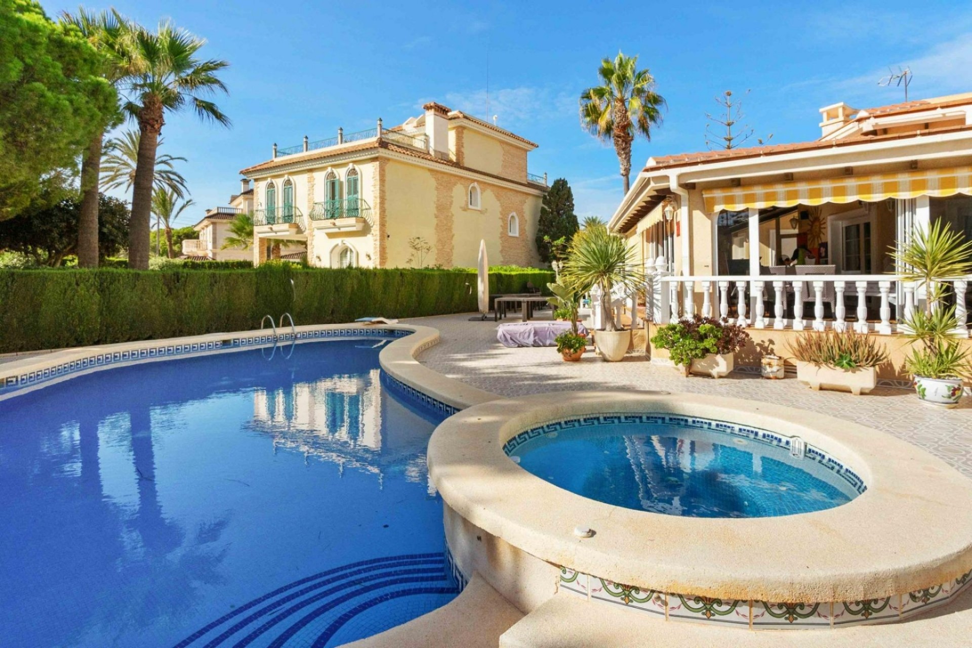 Aus zweiter Hand - Villa de Lujo -
Orihuela Costa - Cabo Roig