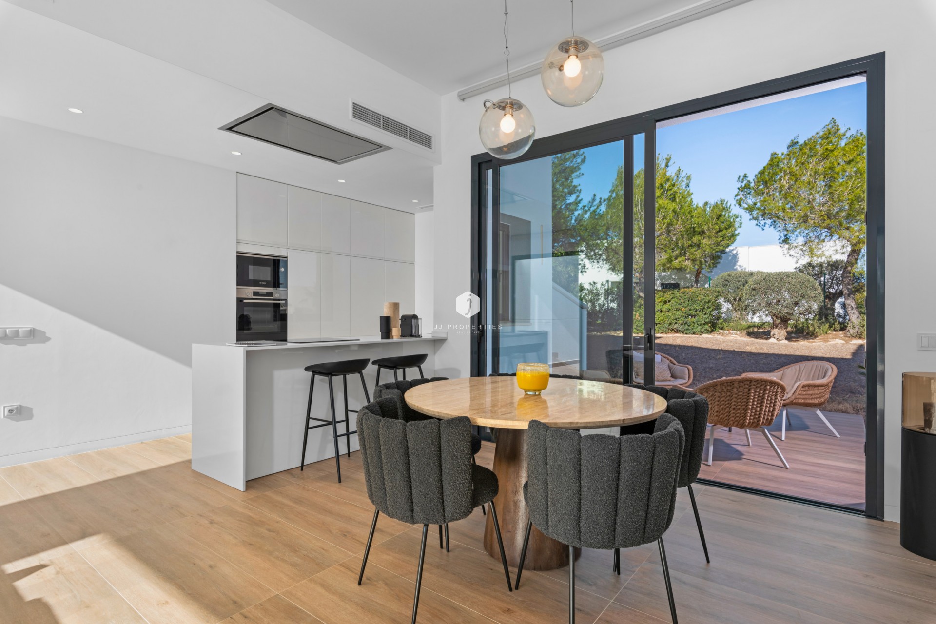 Aus zweiter Hand - Villa -
Dehesa de Campoamor - Costa Blanca