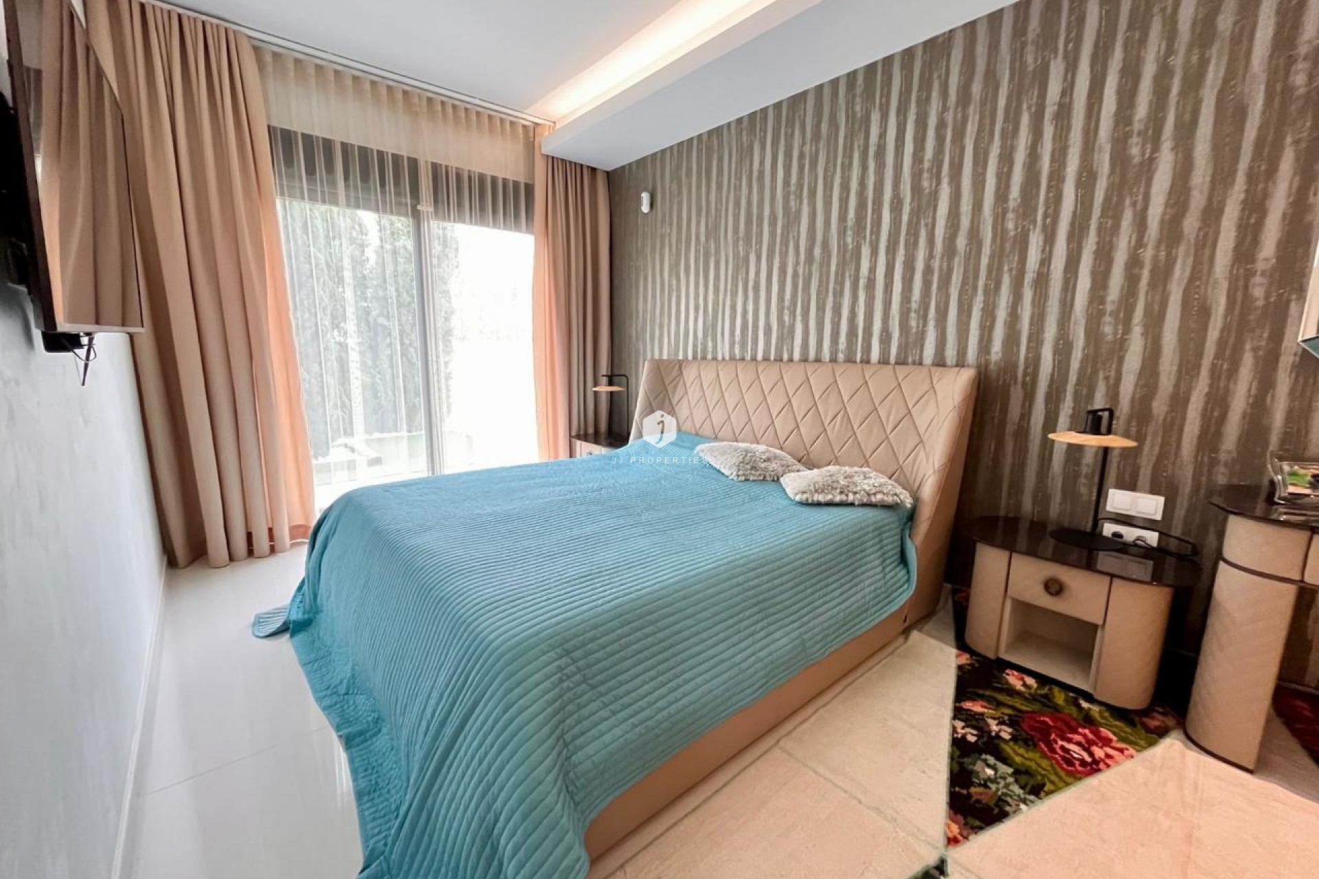 Aus zweiter Hand - Villa -
Dehesa de Campoamor - Costa Blanca