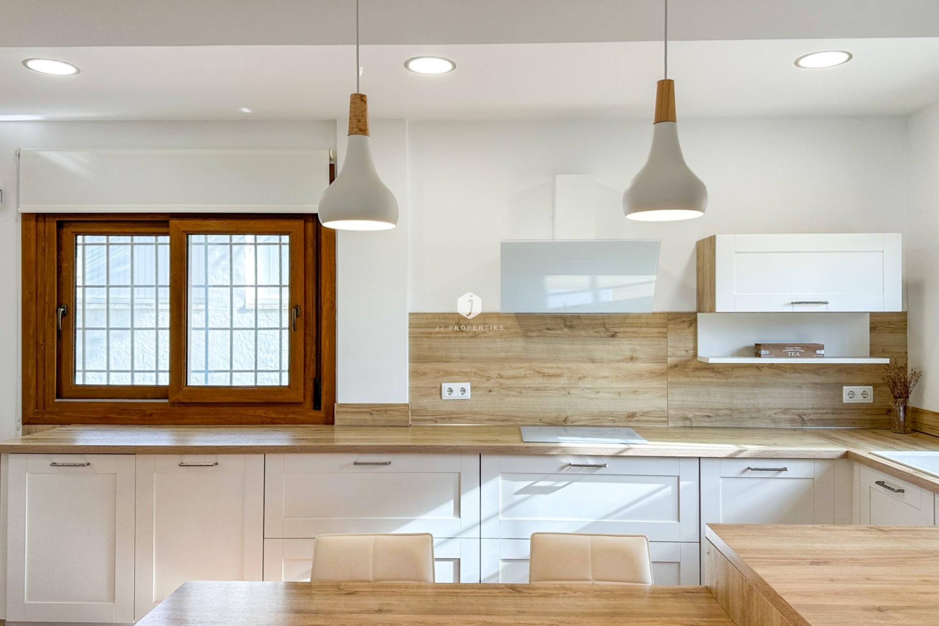 Aus zweiter Hand - Villa -
Dehesa de Campoamor - Costa Blanca