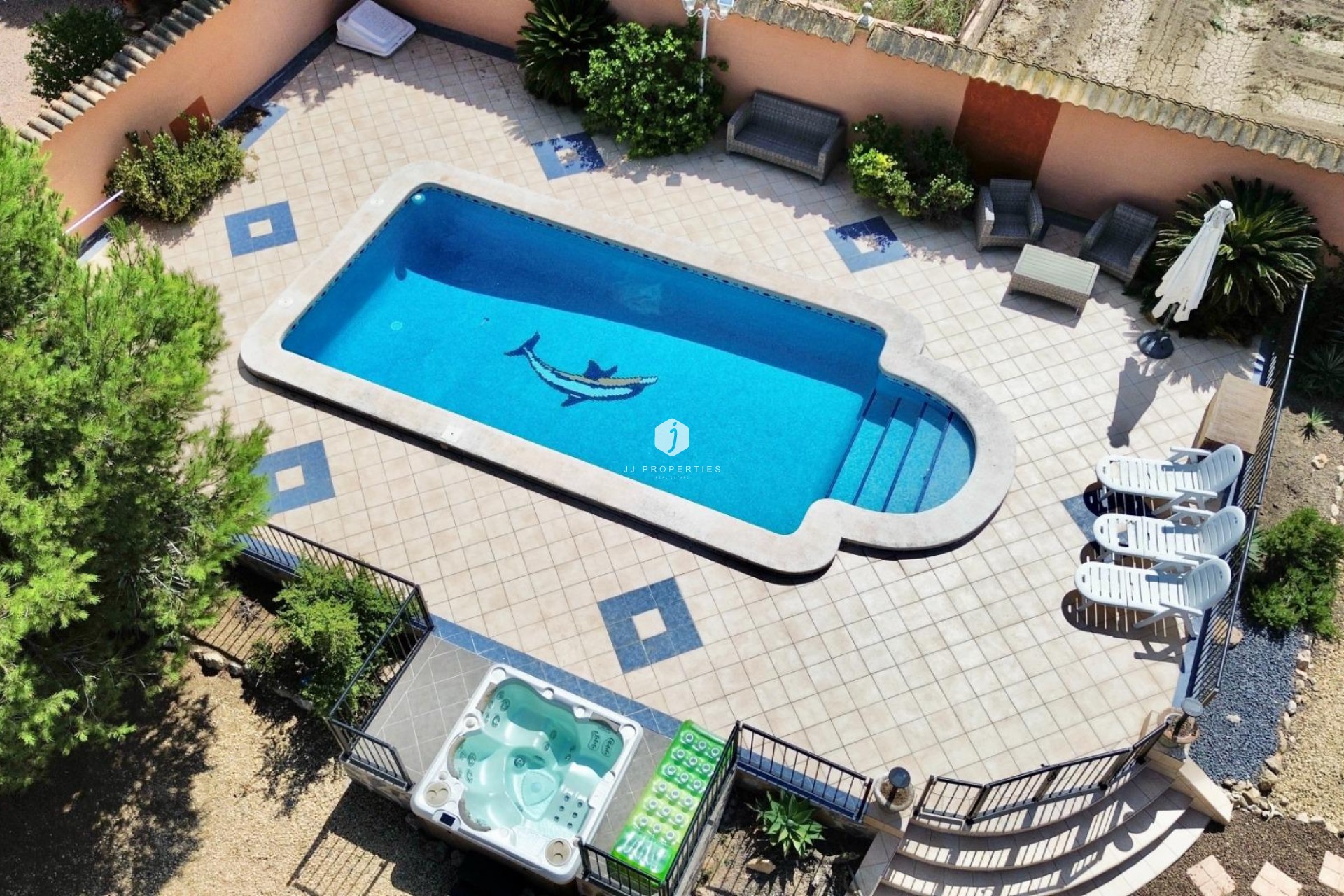 Aus zweiter Hand - Villa -
Dolores - Cmno. Escorredor