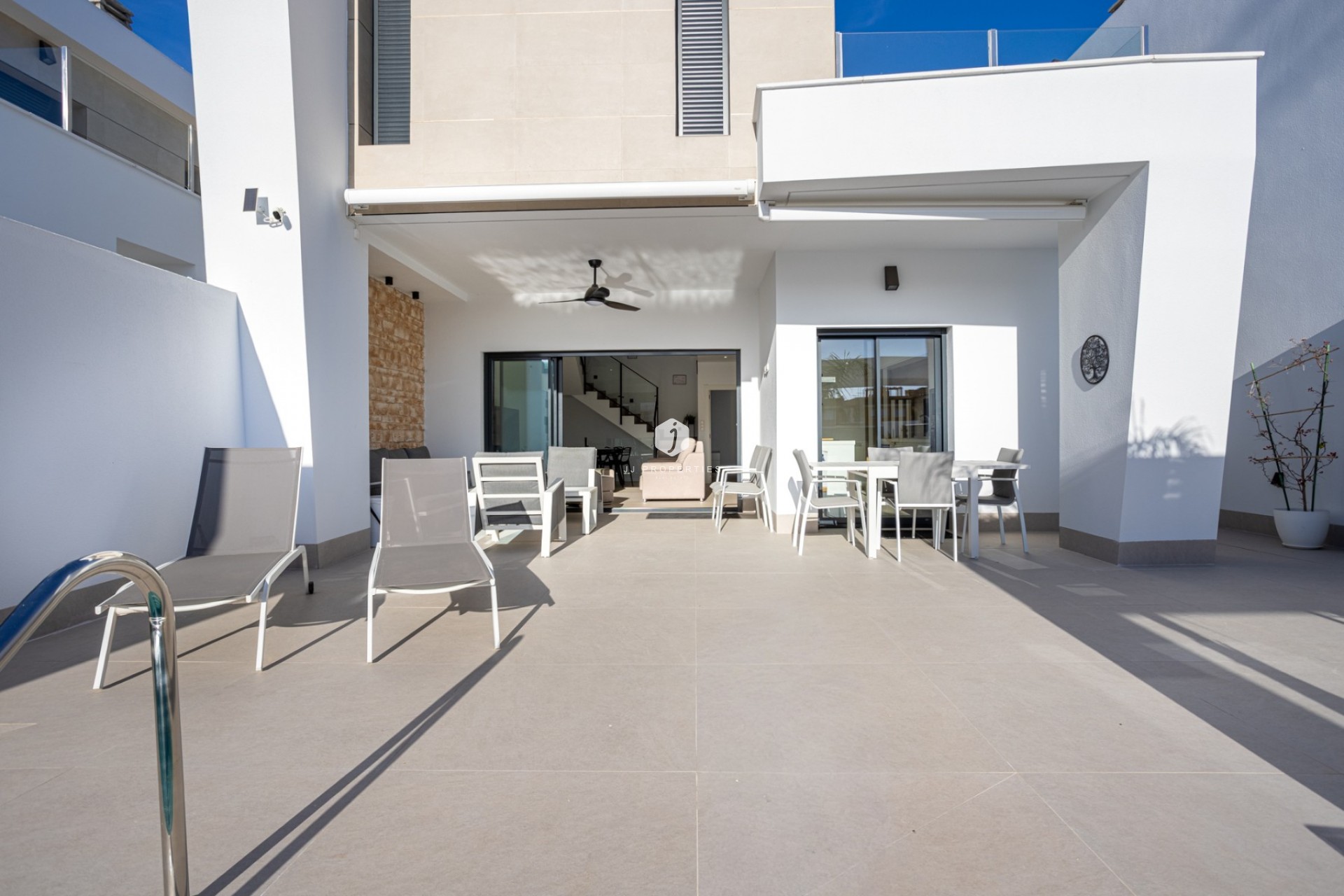 Aus zweiter Hand - Villa -
Dolores - Costa Blanca