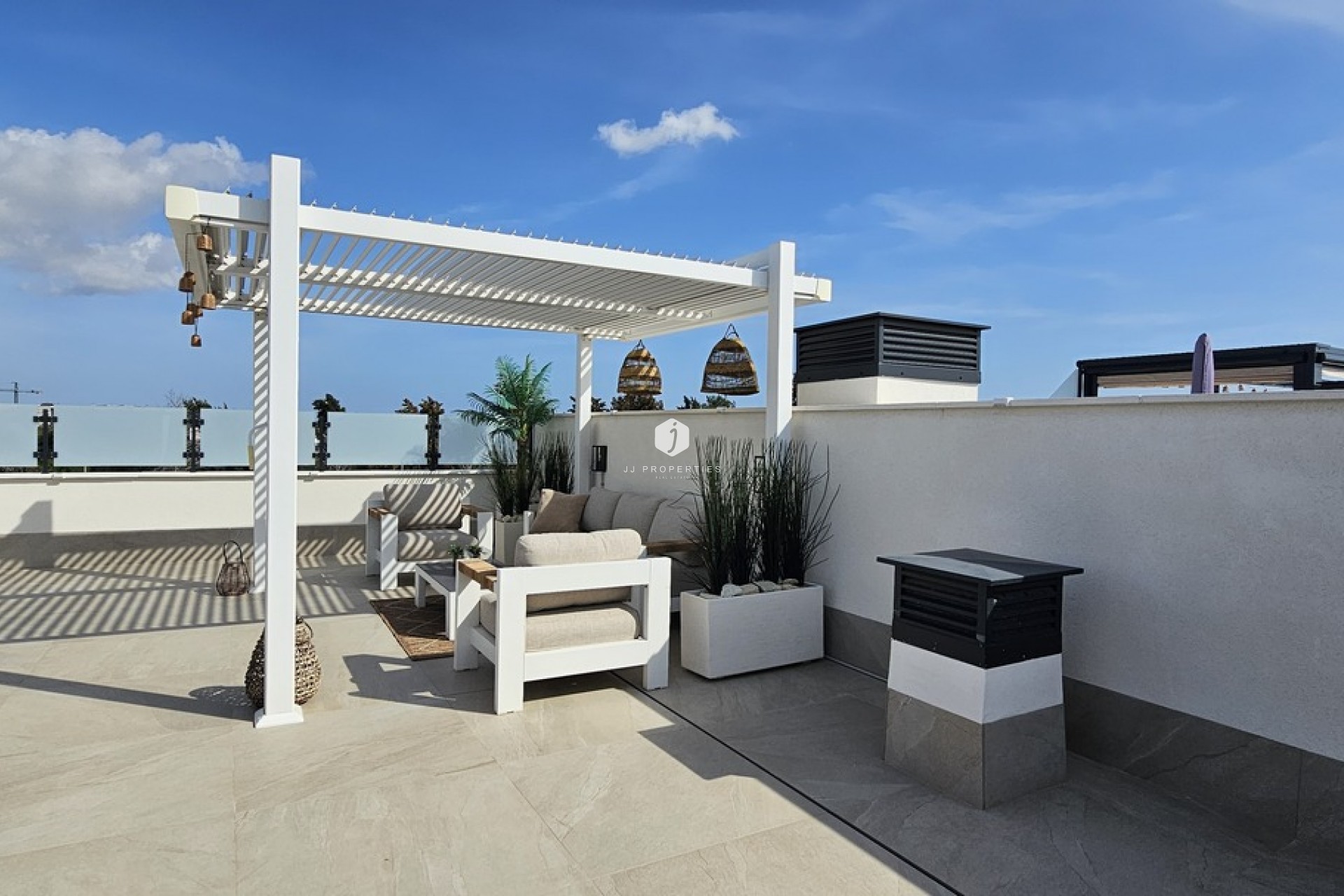 Aus zweiter Hand - Villa -
Dolores - Sector 4