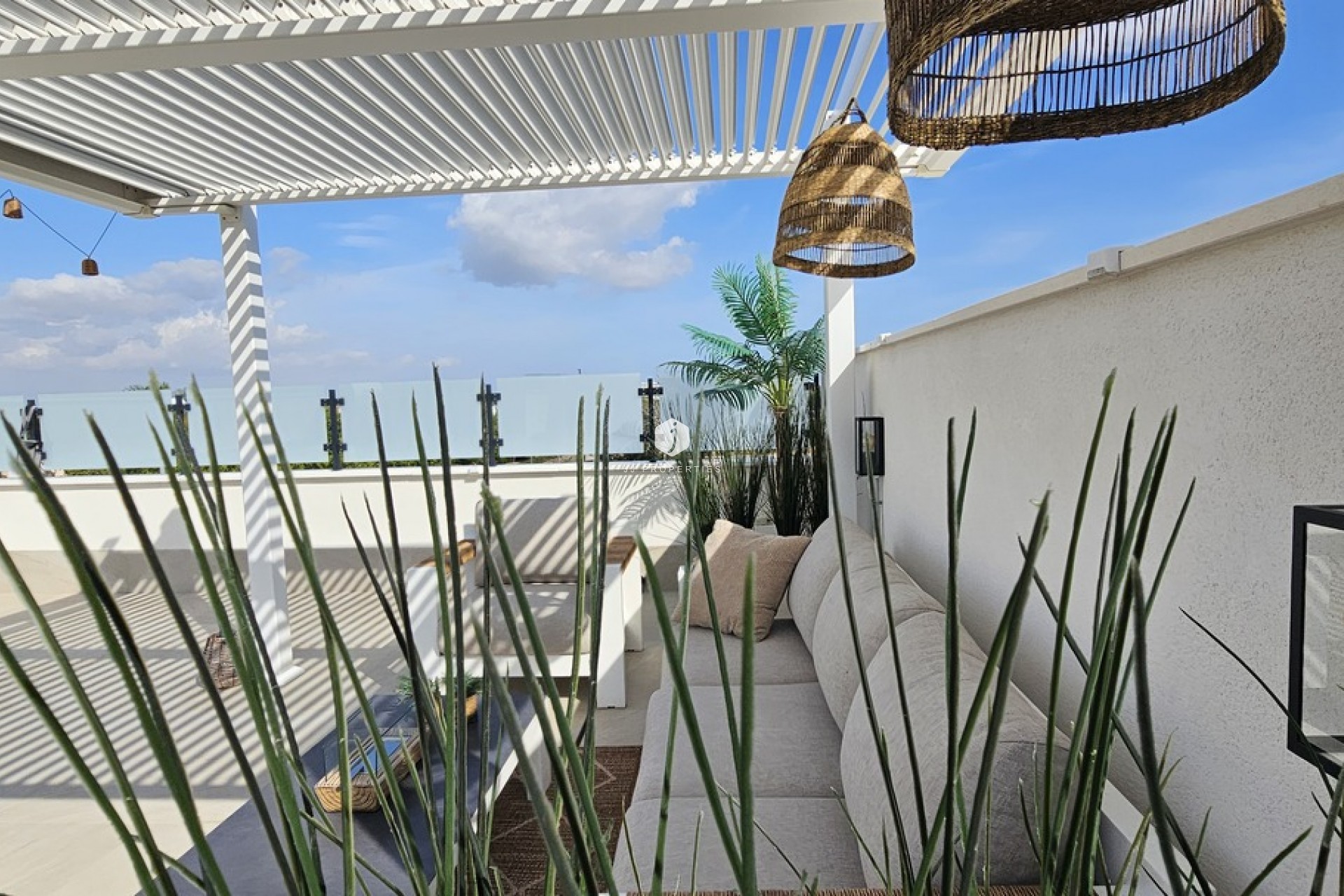 Aus zweiter Hand - Villa -
Dolores - Sector 4