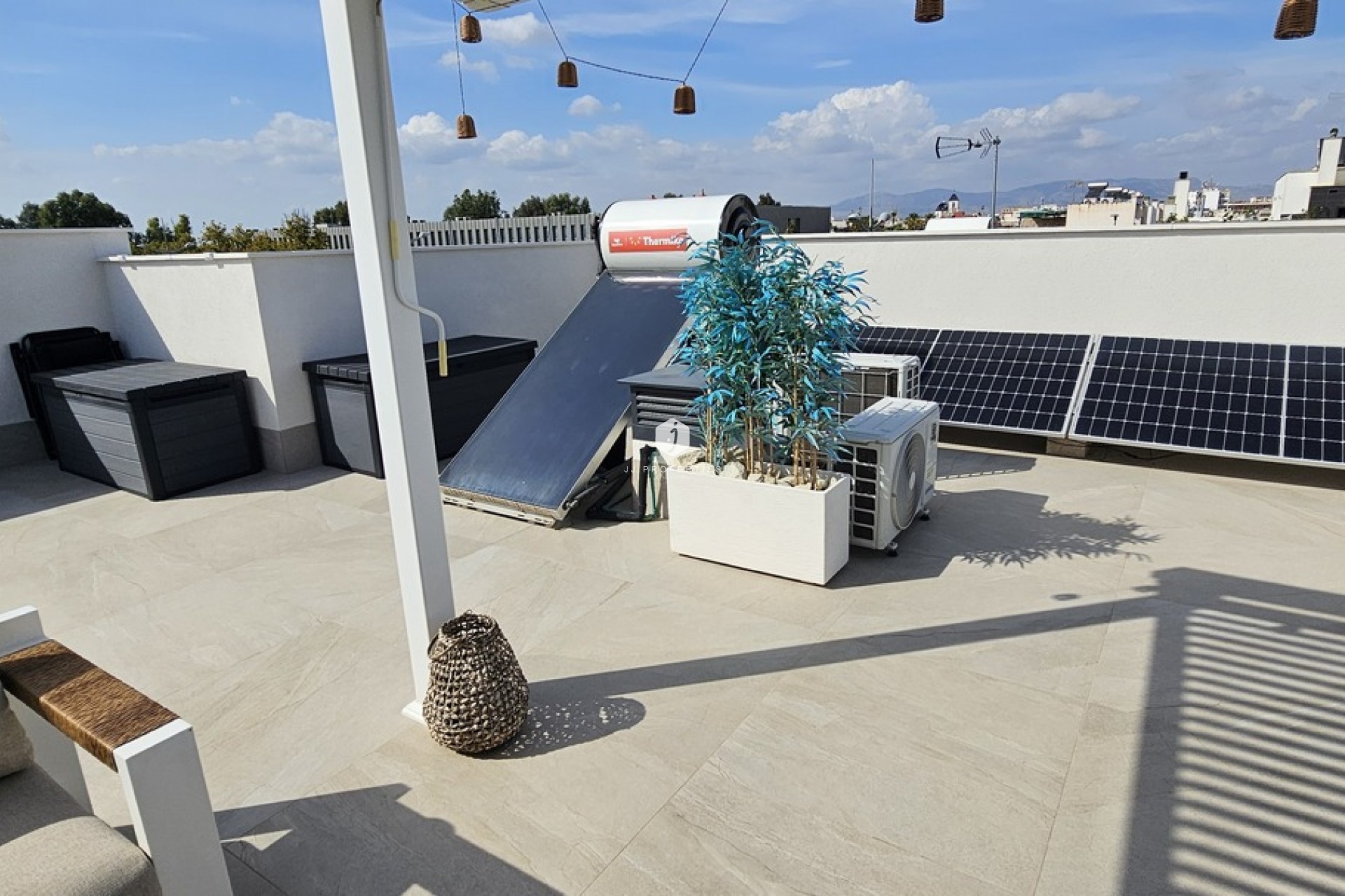 Aus zweiter Hand - Villa -
Dolores - Sector 4