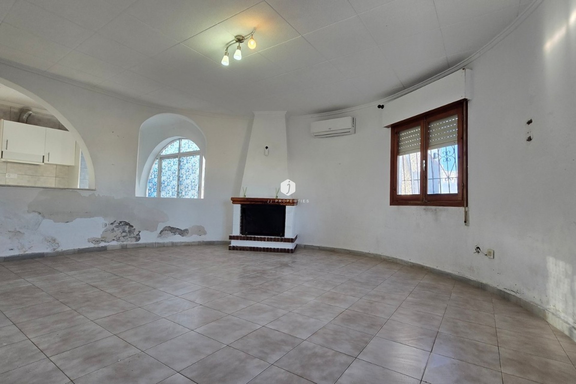 Aus zweiter Hand - Villa -
El Chaparral - Inland