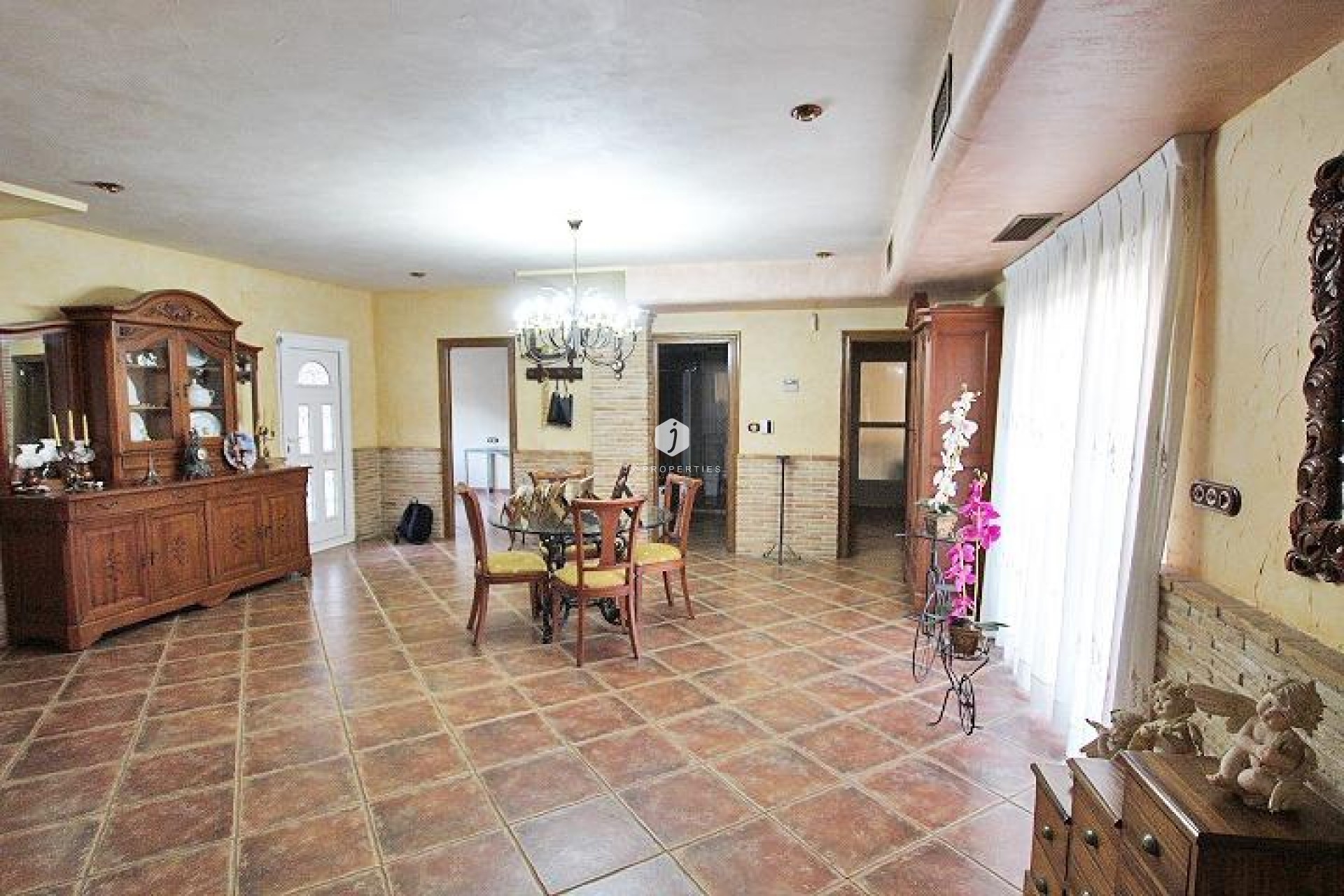 Aus zweiter Hand - Villa -
Formentera del Segura - C- Cooperativa