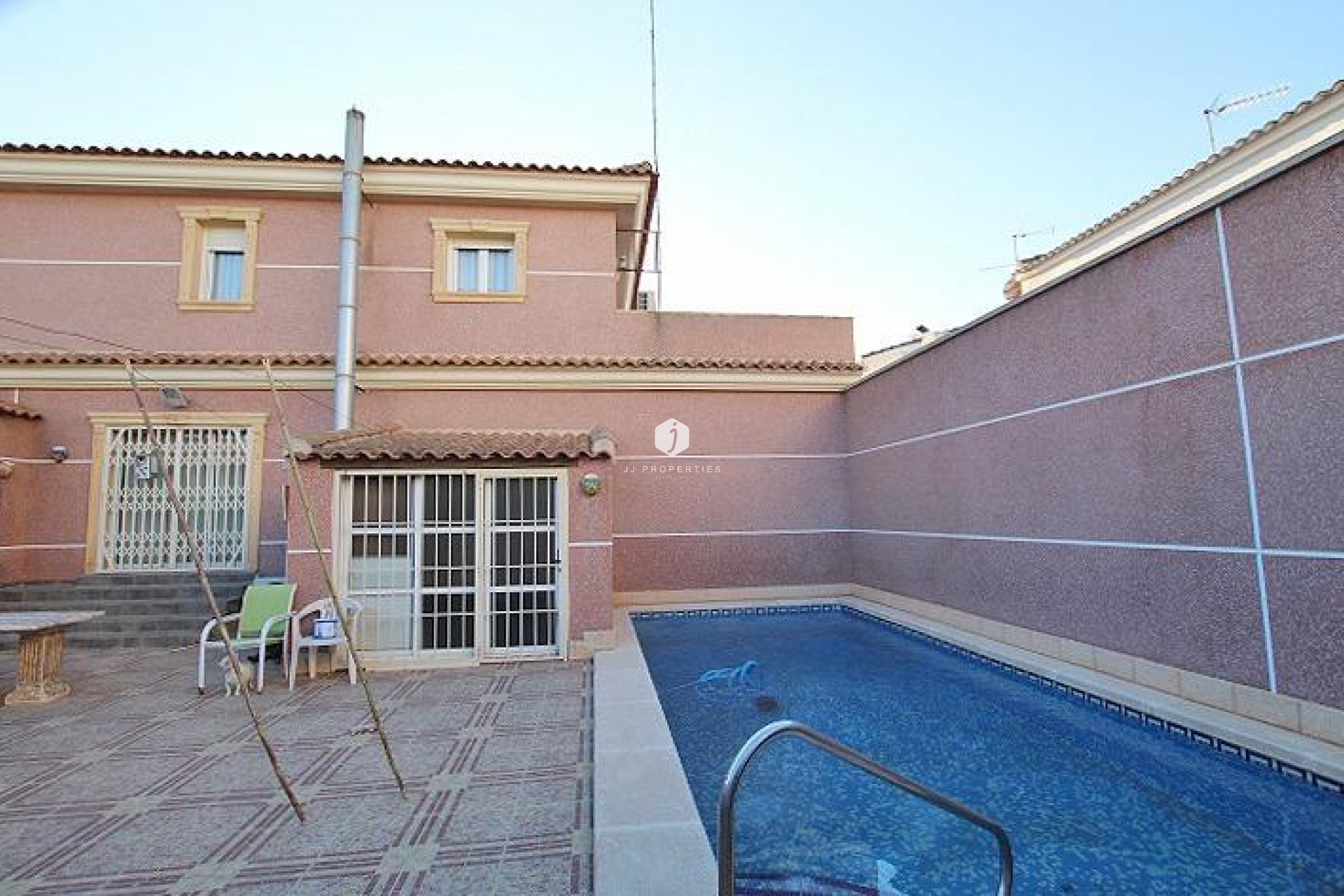 Aus zweiter Hand - Villa -
Formentera del Segura - C- Cooperativa