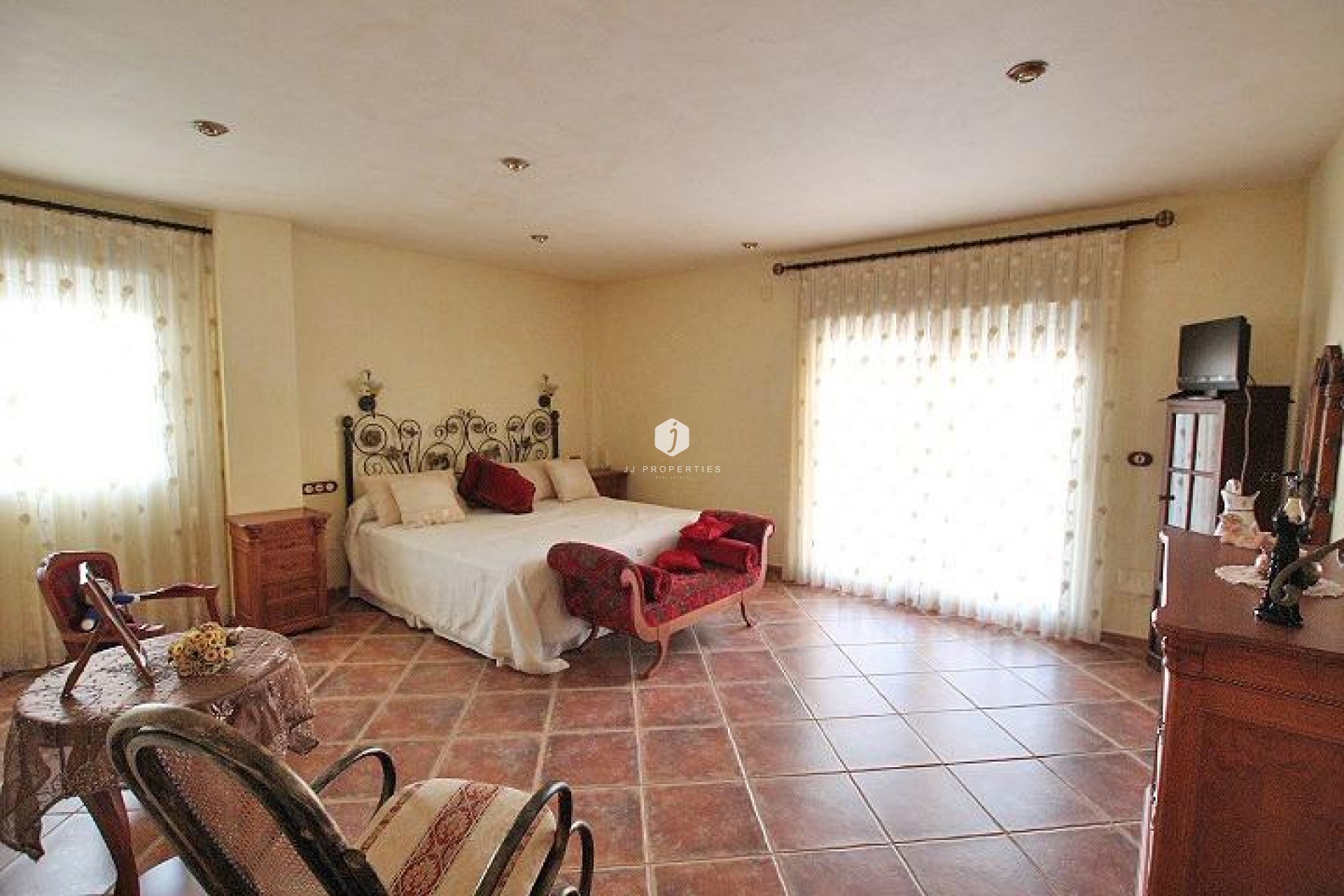 Aus zweiter Hand - Villa -
Formentera del Segura - C- Cooperativa