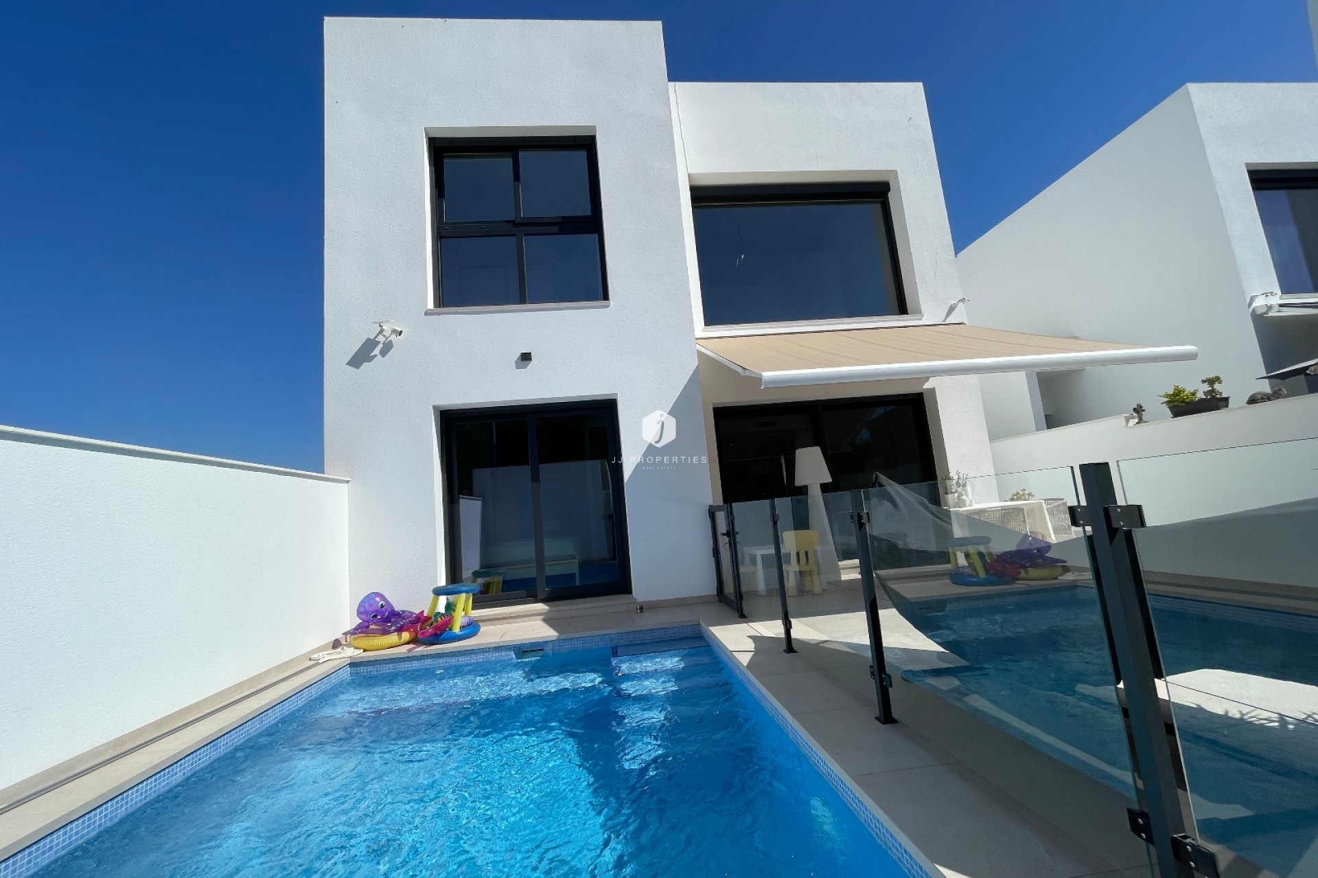 Aus zweiter Hand - Villa -
Formentera del Segura - Costa Blanca