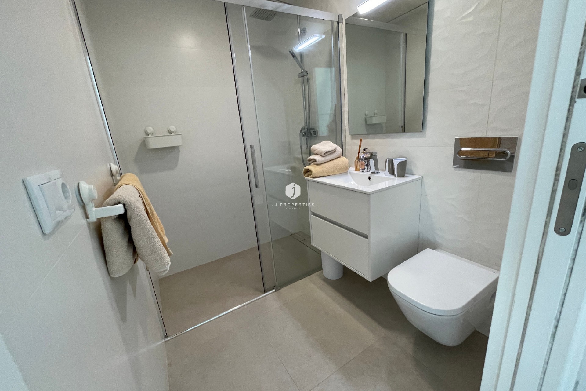 Aus zweiter Hand - Villa -
Formentera del Segura - Costa Blanca