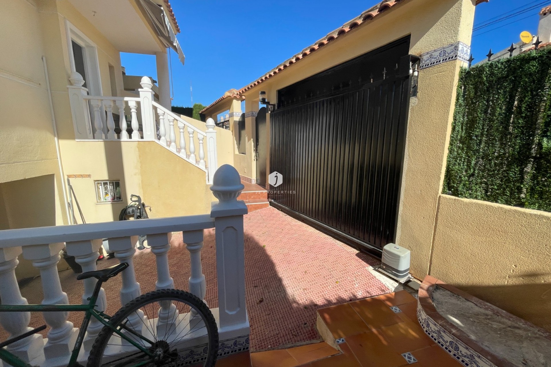Aus zweiter Hand - Villa -
Guardamar del Segura - Costa Blanca