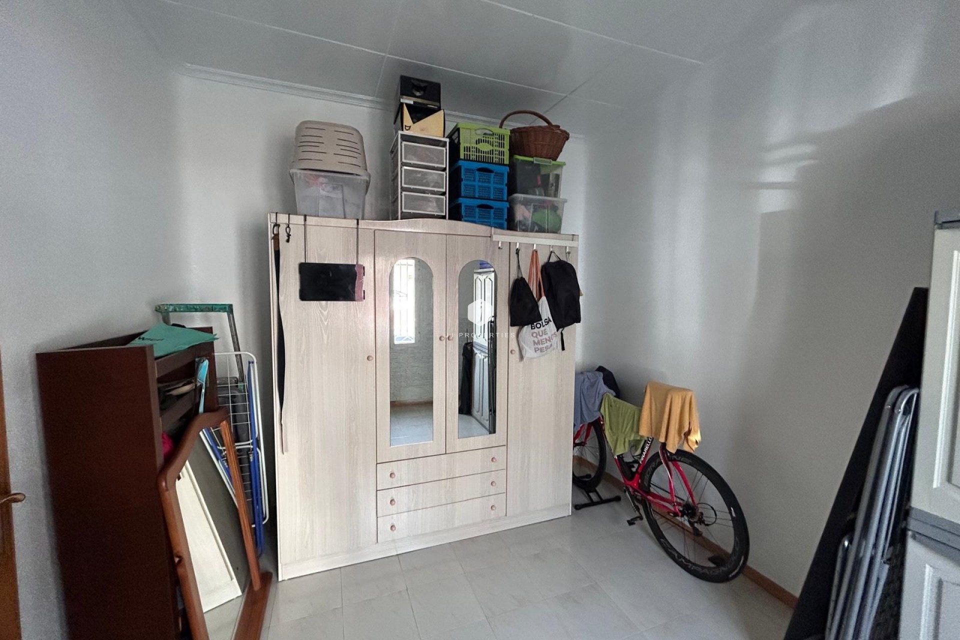 Aus zweiter Hand - Villa -
Jacarilla - Inland