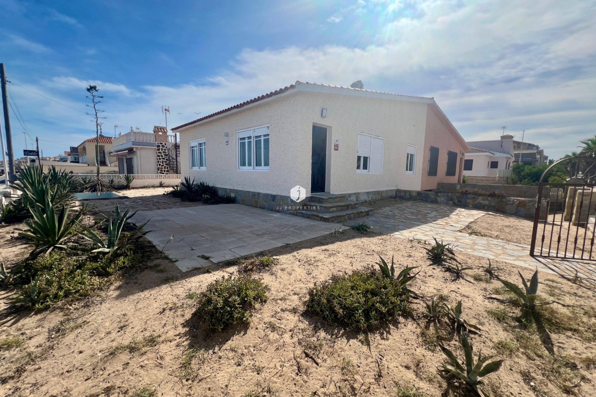 Aus zweiter Hand - Villa -
La Mata - Costa Blanca