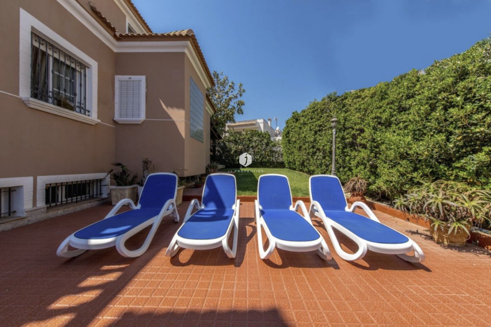 Aus zweiter Hand - Villa -
La Mata - Costa Blanca