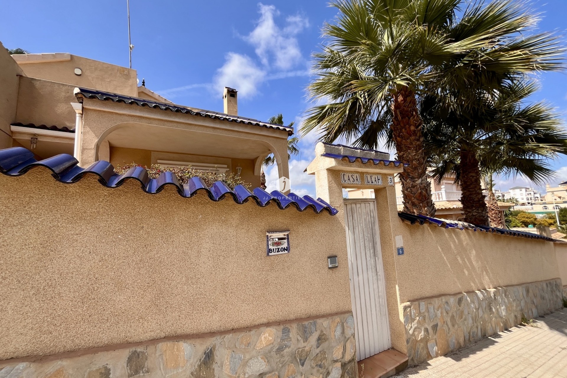 Aus zweiter Hand - Villa -
La Zenia - Costa Blanca