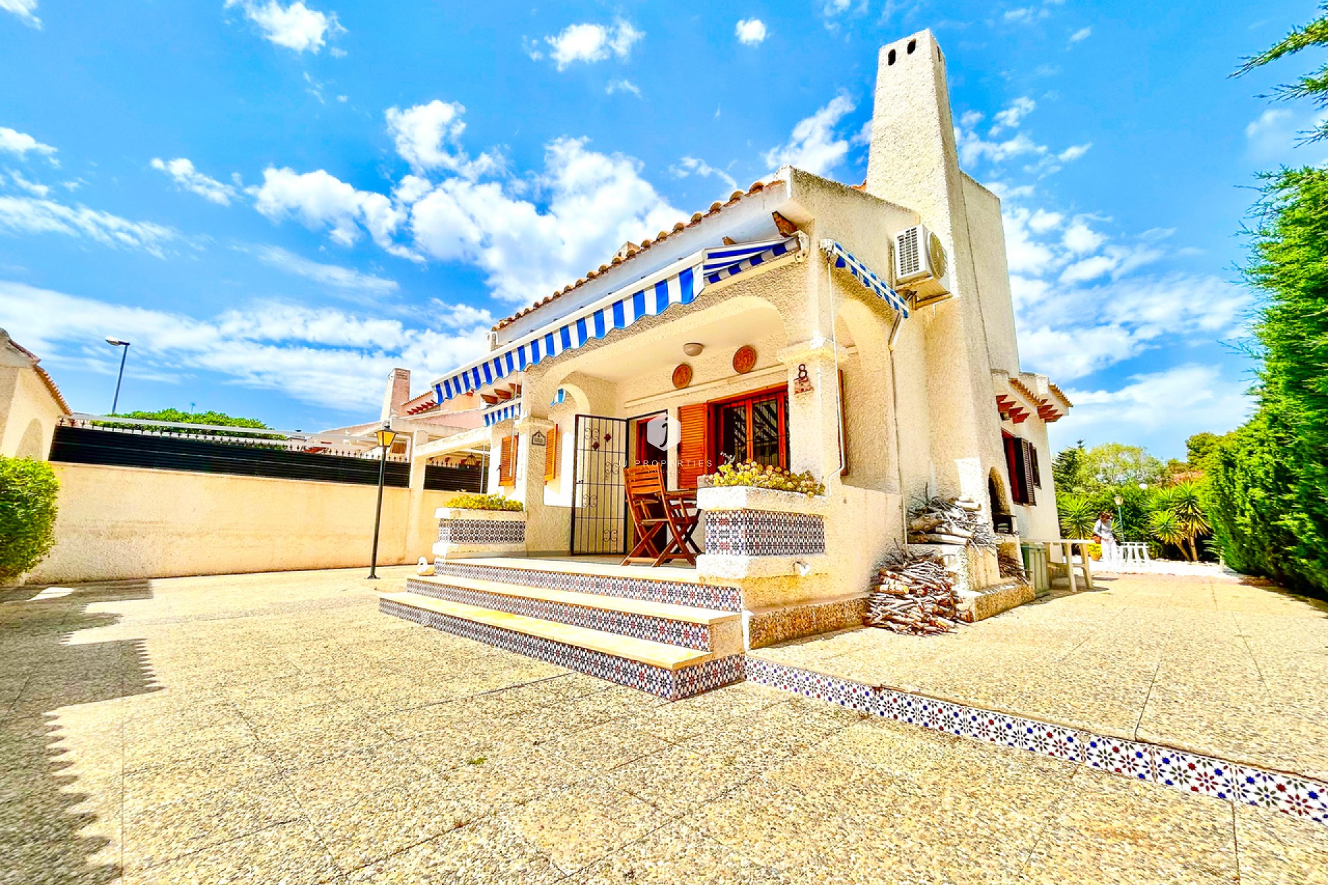 Aus zweiter Hand - Villa -
La Zenia - Costa Blanca