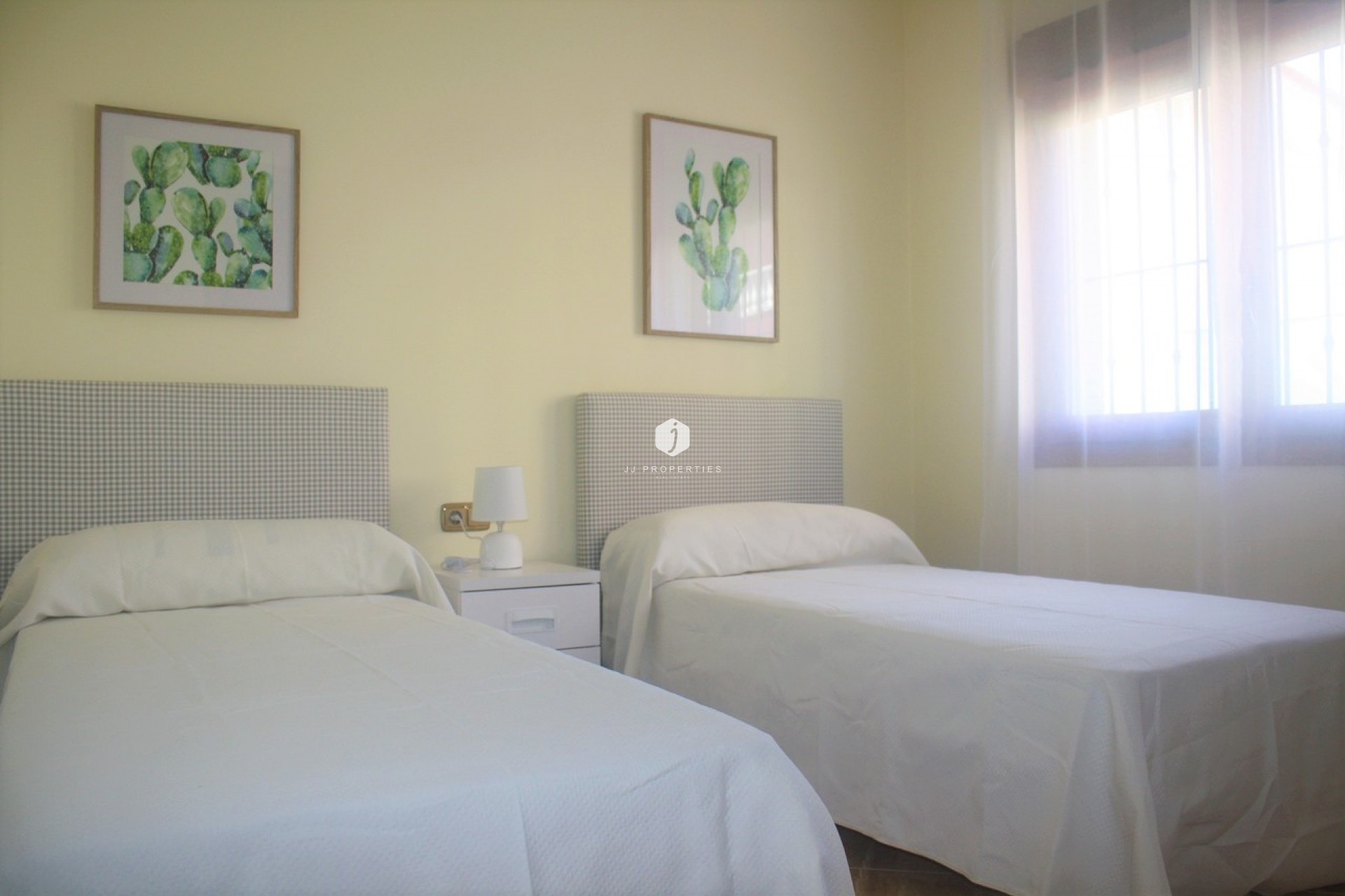 Aus zweiter Hand - Villa -
Los Altos - Costa Blanca