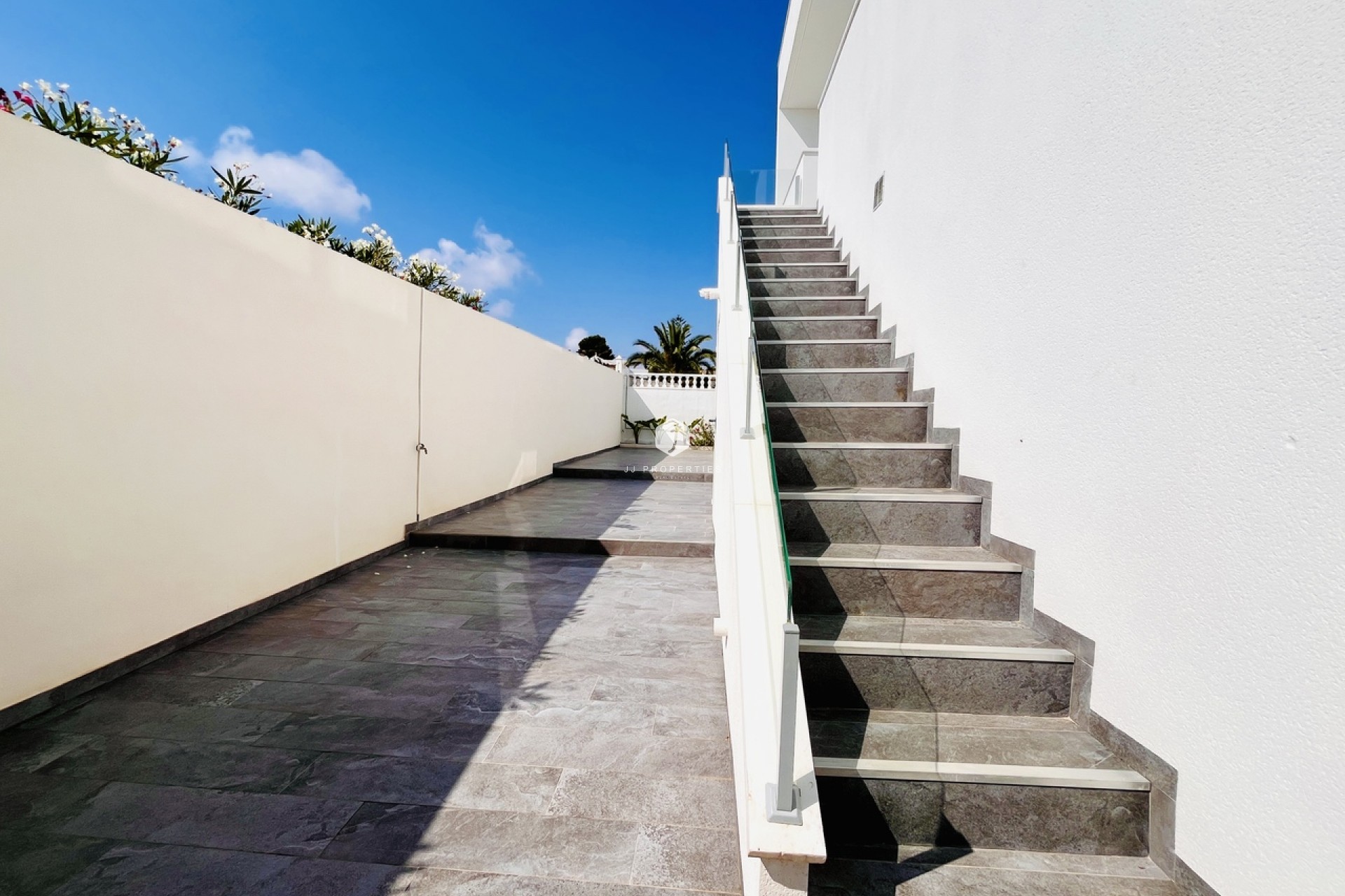 Aus zweiter Hand - Villa -
Los Balcones - Costa Blanca