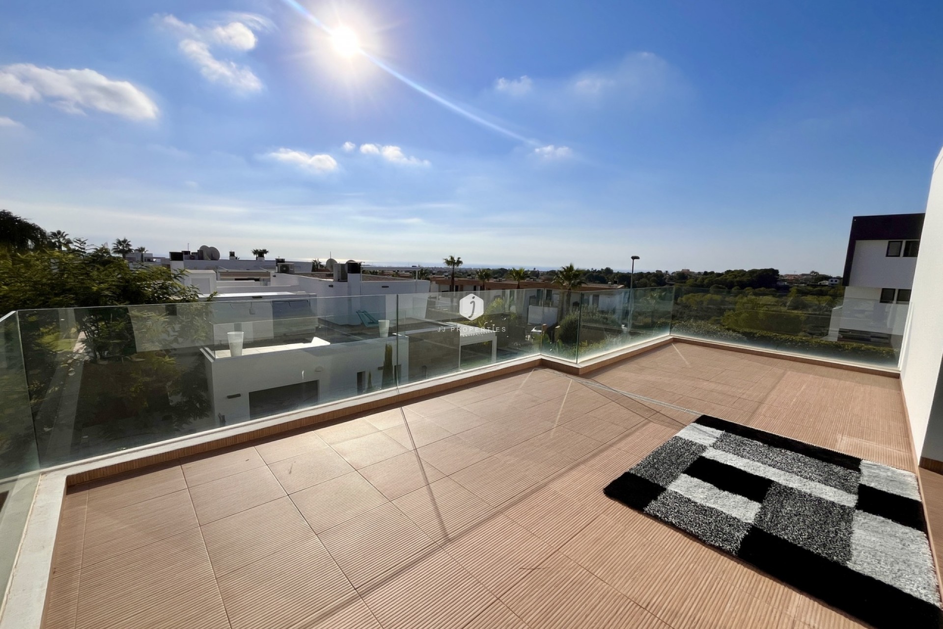 Aus zweiter Hand - Villa -
Los Dolses - Inland